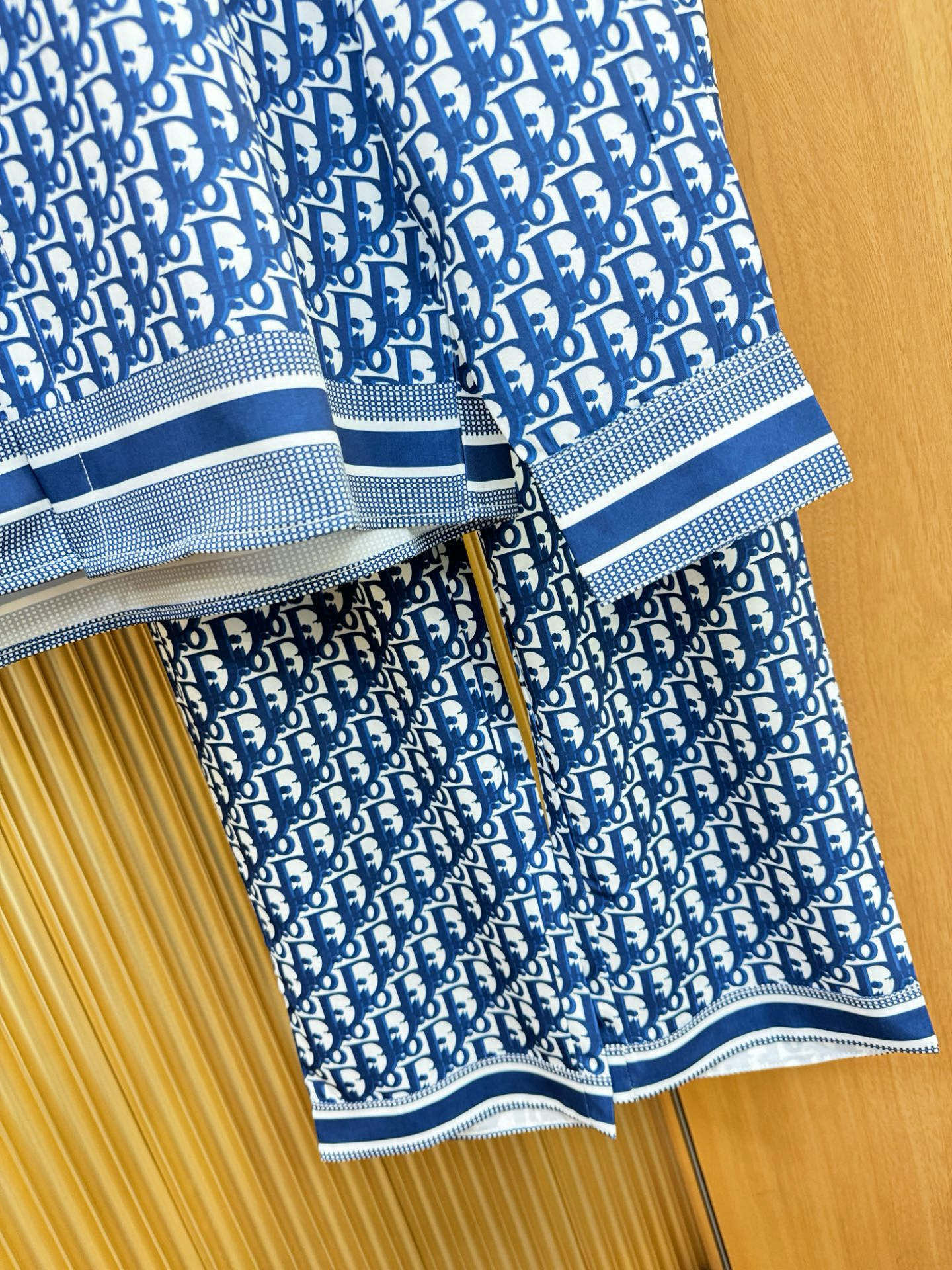 高定款(真丝面料升级 )最大可穿250斤⚠️ Dior迪奥 新款真丝套装，男女同款家居服套装，定制真丝面