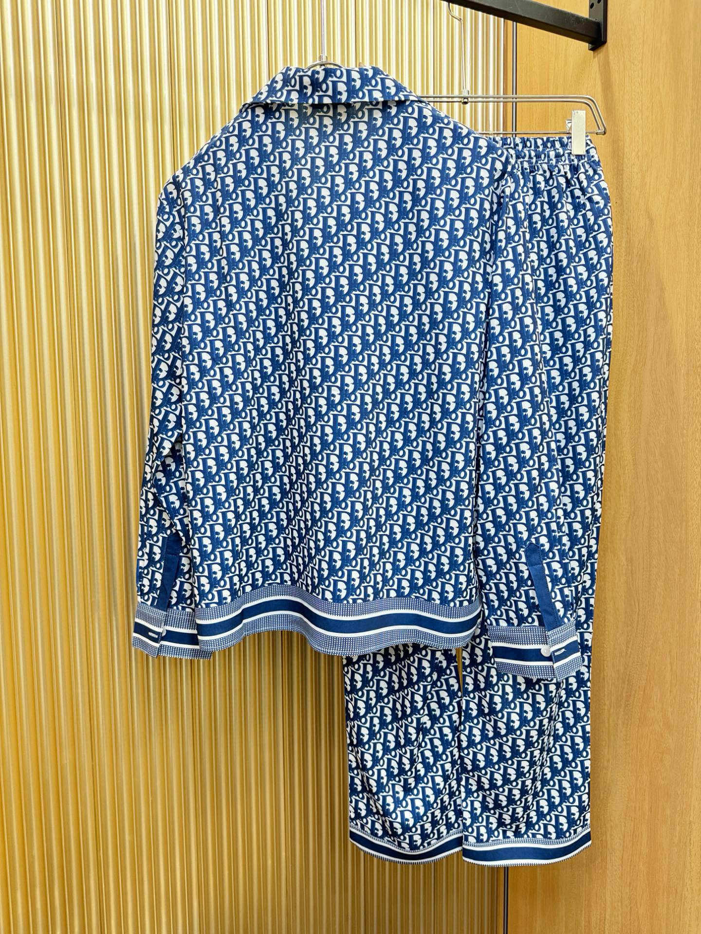 高定款(真丝面料升级 )最大可穿250斤⚠️ Dior迪奥 新款真丝套装，男女同款家居服套装，定制真丝面