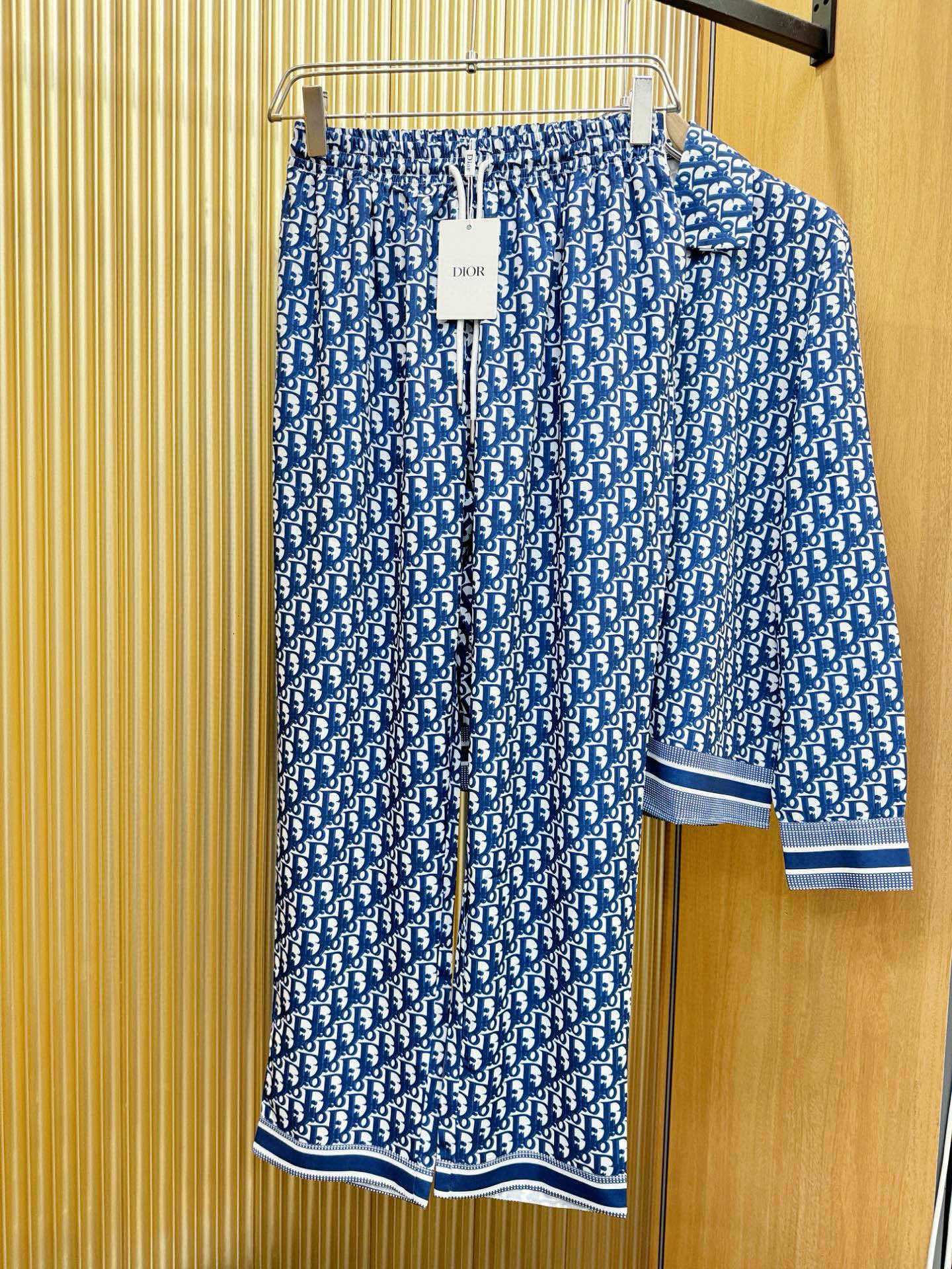 高定款(真丝面料升级 )最大可穿250斤⚠️ Dior迪奥 新款真丝套装，男女同款家居服套装，定制真丝面