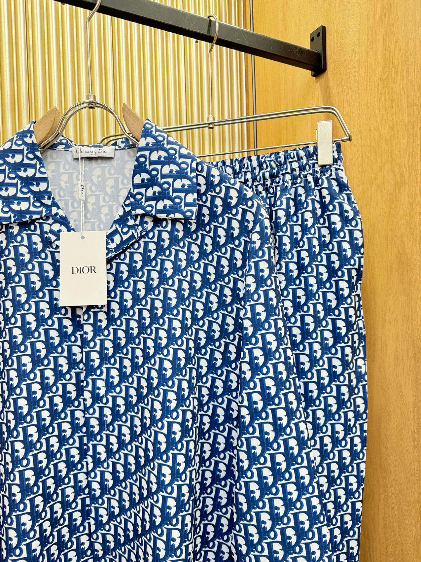 高定款(真丝面料升级 )最大可穿250斤⚠️ Dior迪奥 新款真丝套装，男女同款家居服套装，定制真丝面