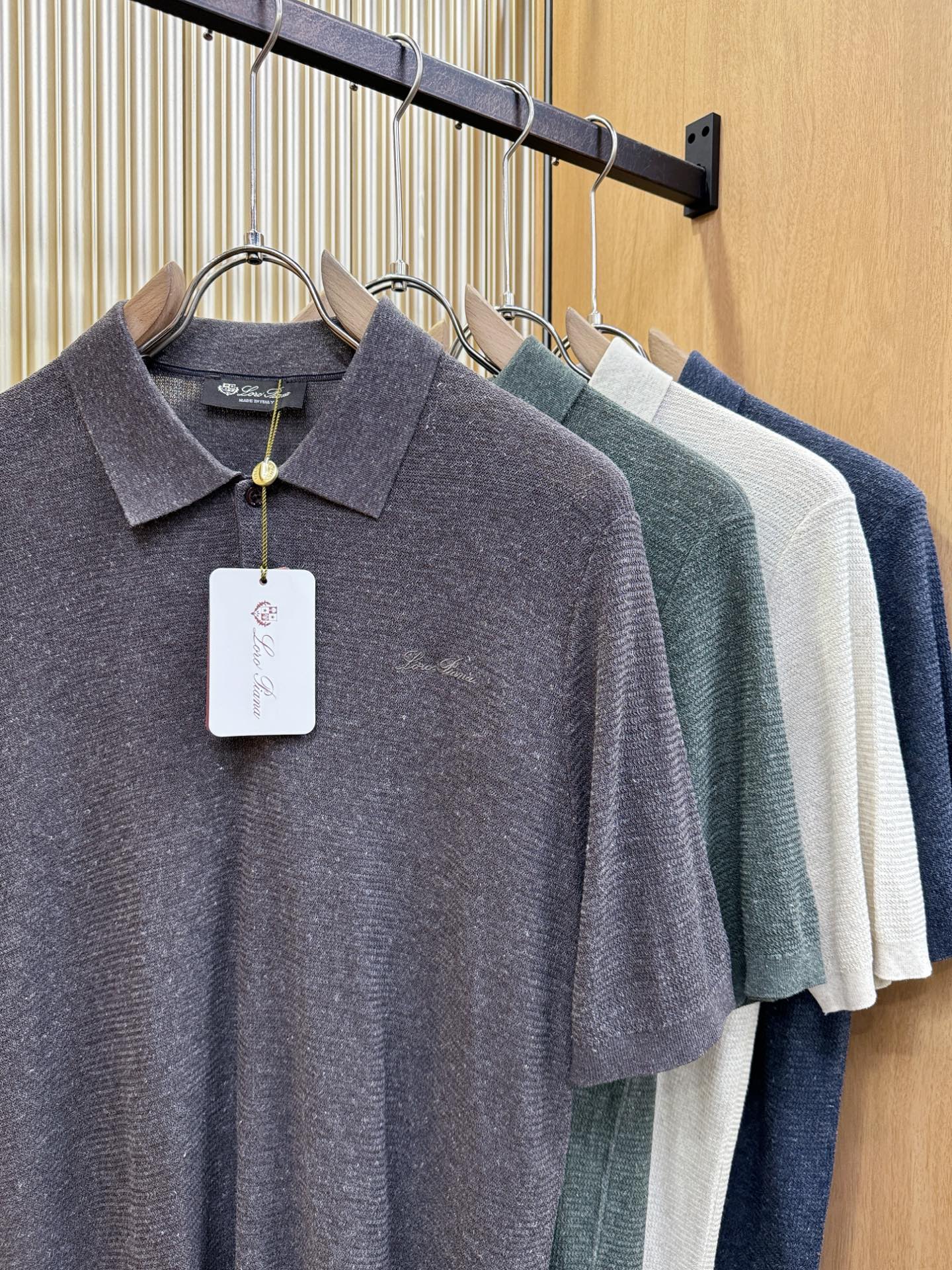 loro Piana诺悠翩雅 2026春夏新品针织短袖，进口针织面料，手感柔软。顶级进口私货，时尚设计潮