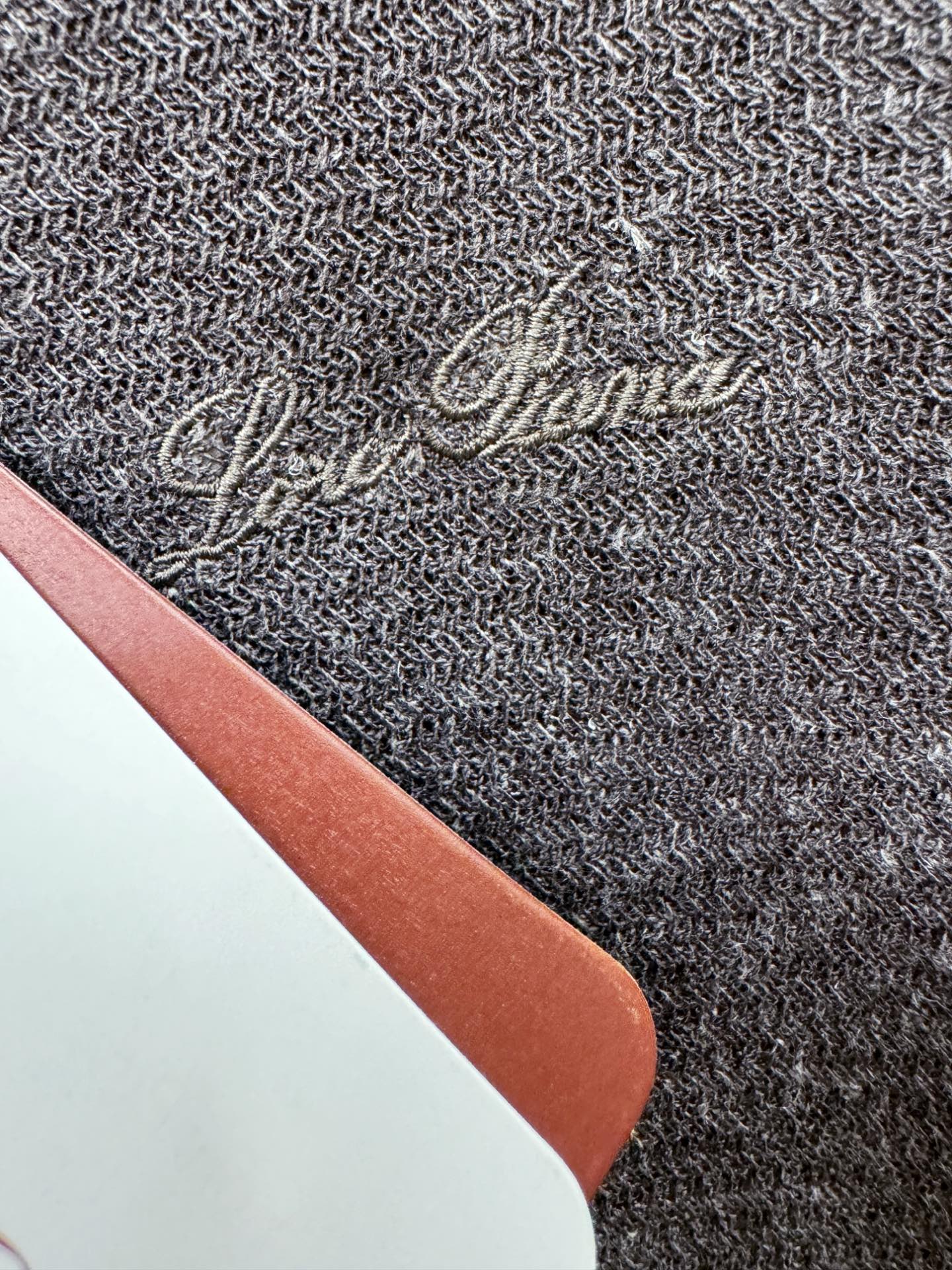 loro Piana诺悠翩雅 2026春夏新品针织短袖，进口针织面料，手感柔软。顶级进口私货，时尚设计潮