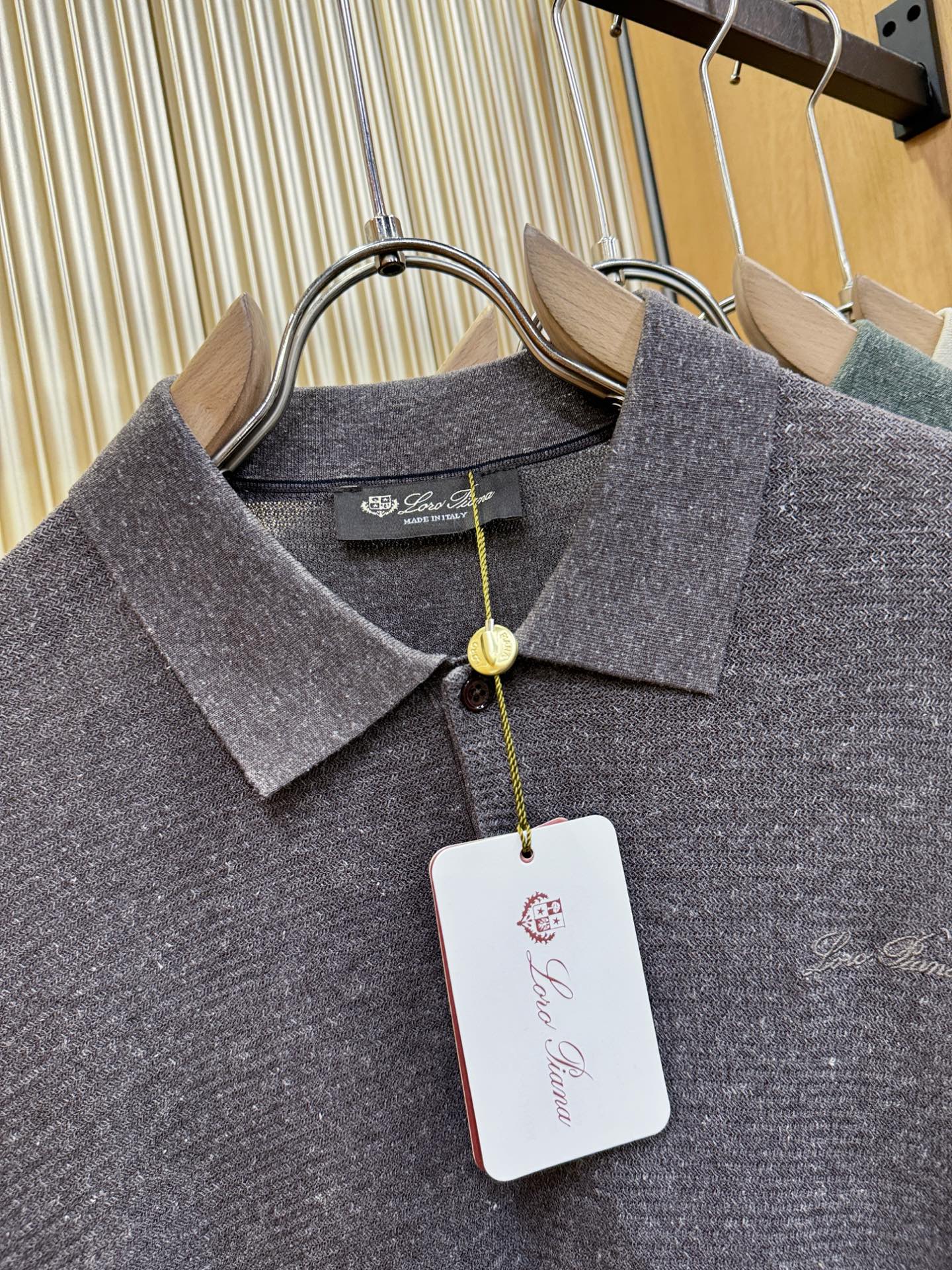 loro Piana诺悠翩雅 2026春夏新品针织短袖，进口针织面料，手感柔软。顶级进口私货，时尚设计潮