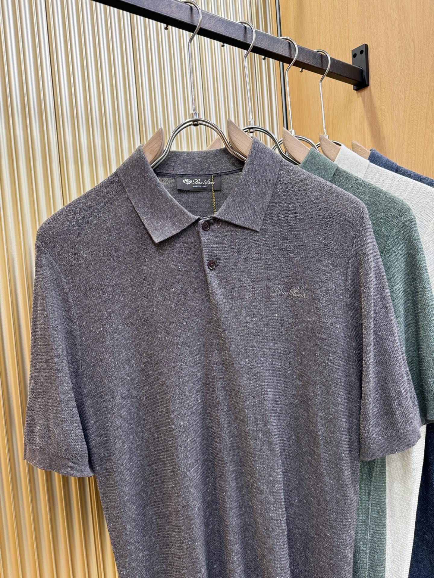 loro Piana诺悠翩雅 2026春夏新品针织短袖，进口针织面料，手感柔软。顶级进口私货，时尚设计潮