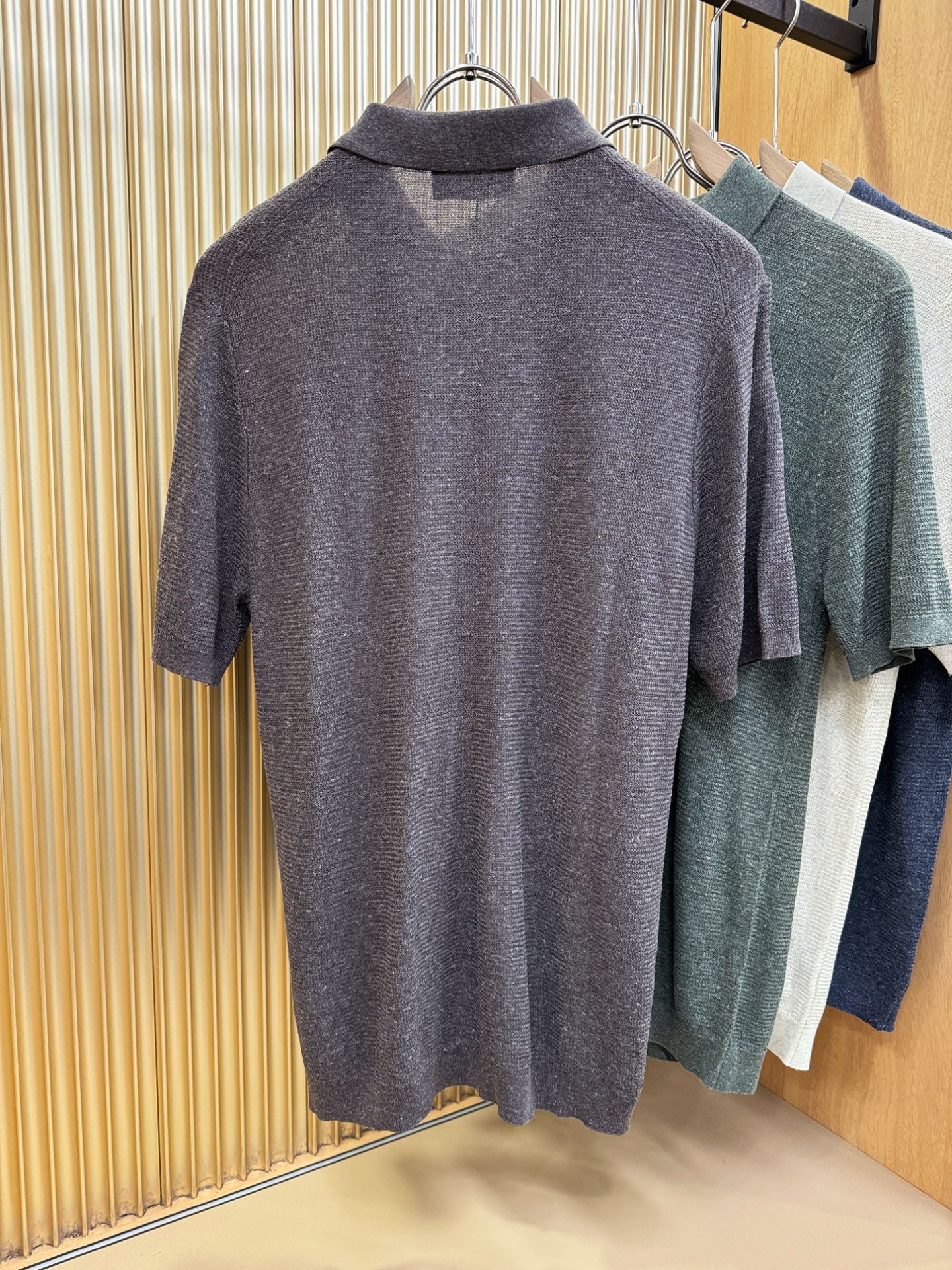 loro Piana诺悠翩雅 2026春夏新品针织短袖，进口针织面料，手感柔软。顶级进口私货，时尚设计潮