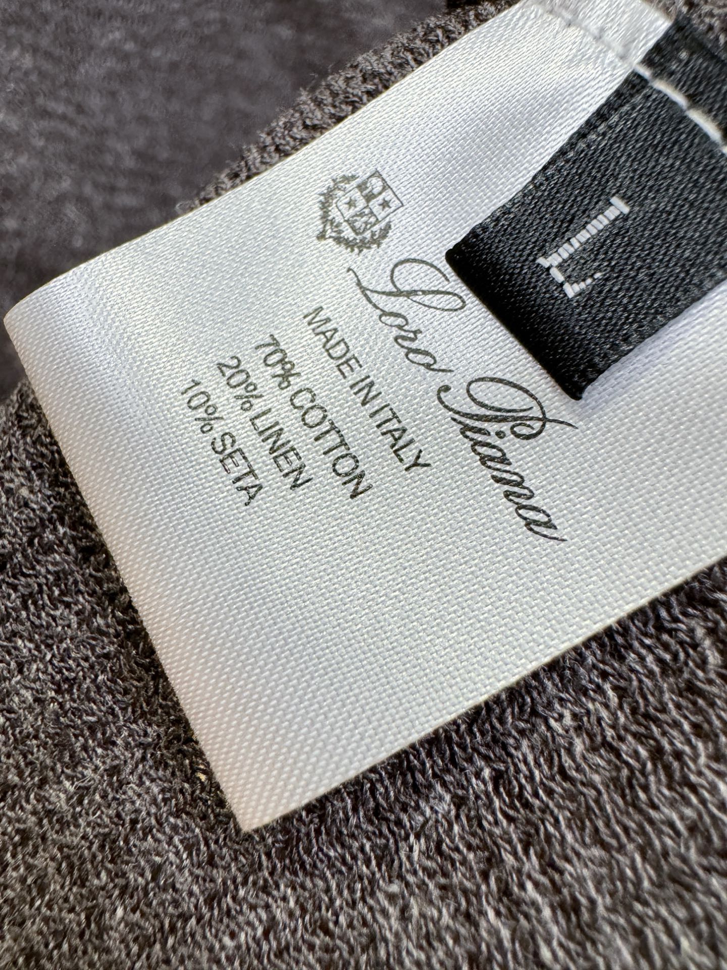 loro Piana诺悠翩雅 2026春夏新品针织短袖，进口针织面料，手感柔软。顶级进口私货，时尚设计潮