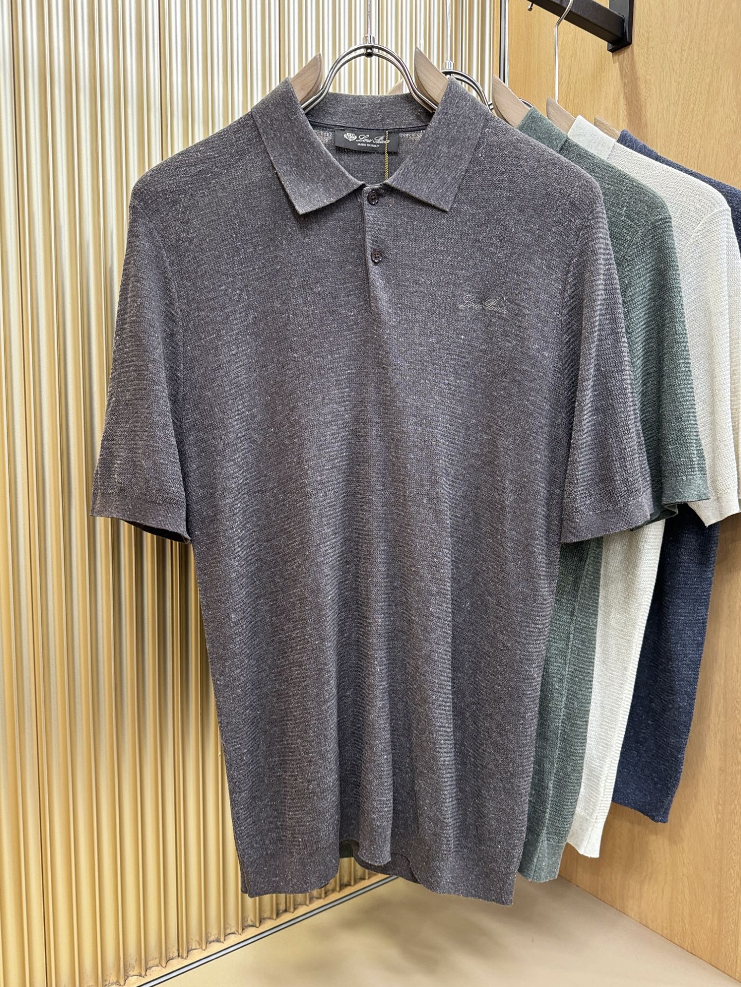 loro Piana诺悠翩雅 2026春夏新品针织短袖，进口针织面料，手感柔软。顶级进口私货，时尚设计潮