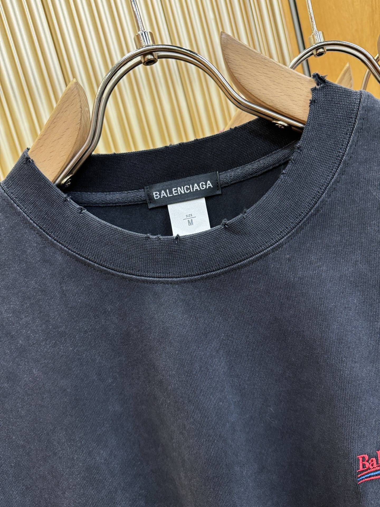 最大可穿240斤‼️ Balenciaga巴黎世家 2026新款短袖T恤！走秀图案时尚休闲短袖T恤衫！设