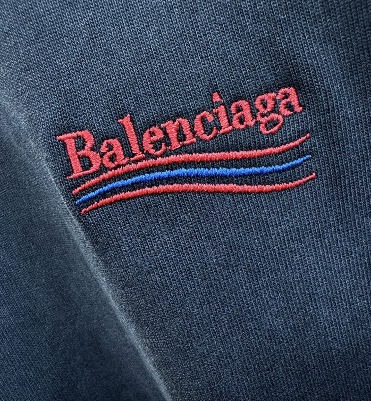 最大可穿240斤‼️ Balenciaga巴黎世家 2026新款短袖T恤！走秀图案时尚休闲短袖T恤衫！设