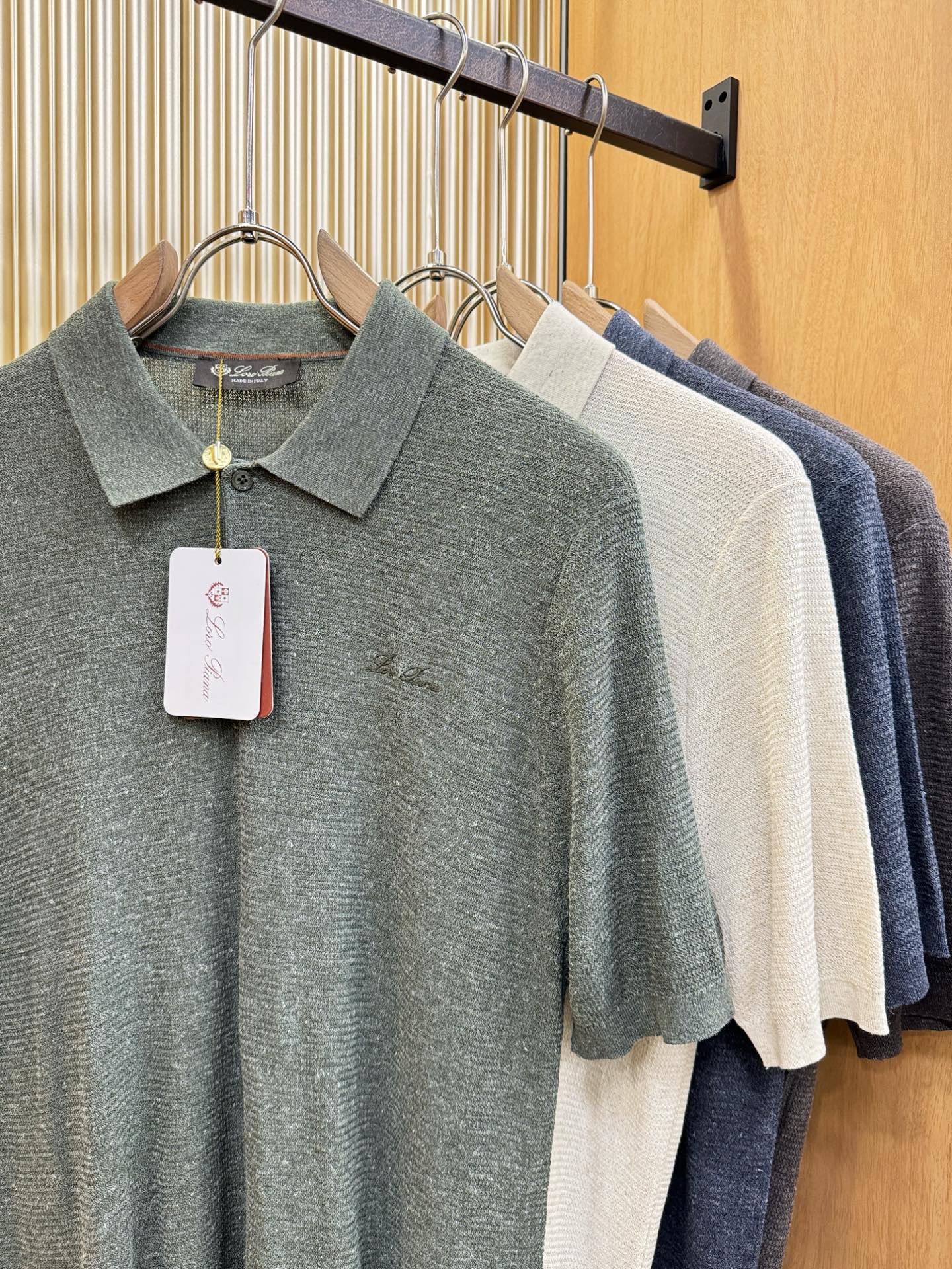 loro Piana诺悠翩雅 2026春夏新品针织短袖，进口针织面料，手感柔软。顶级进口私货，时尚设计潮