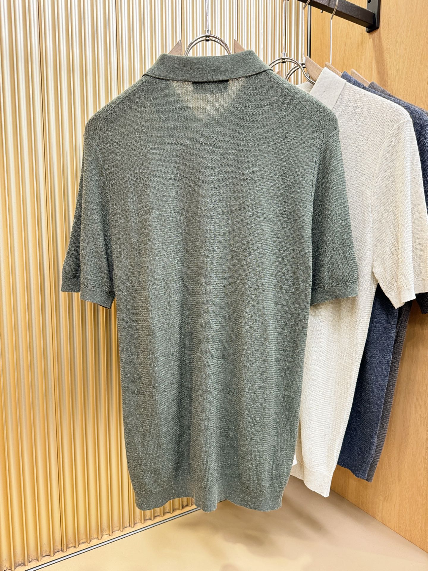 loro Piana诺悠翩雅 2026春夏新品针织短袖，进口针织面料，手感柔软。顶级进口私货，时尚设计潮