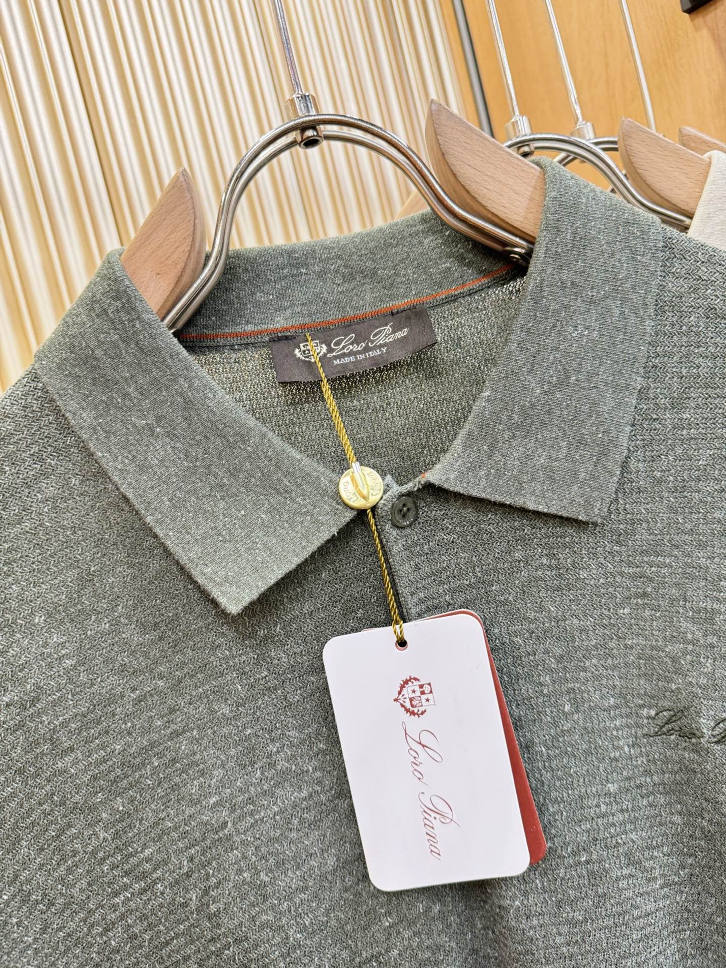 loro Piana诺悠翩雅 2026春夏新品针织短袖，进口针织面料，手感柔软。顶级进口私货，时尚设计潮