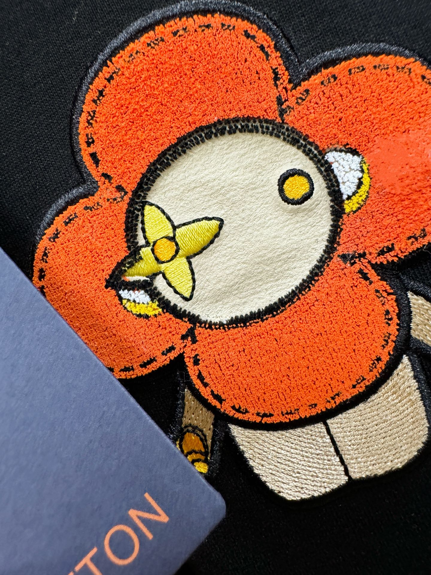 LV路易威登 2026新款短袖T恤！男女同款！走秀图案时尚休闲短袖T恤衫！设计logo设计！极具设计精选