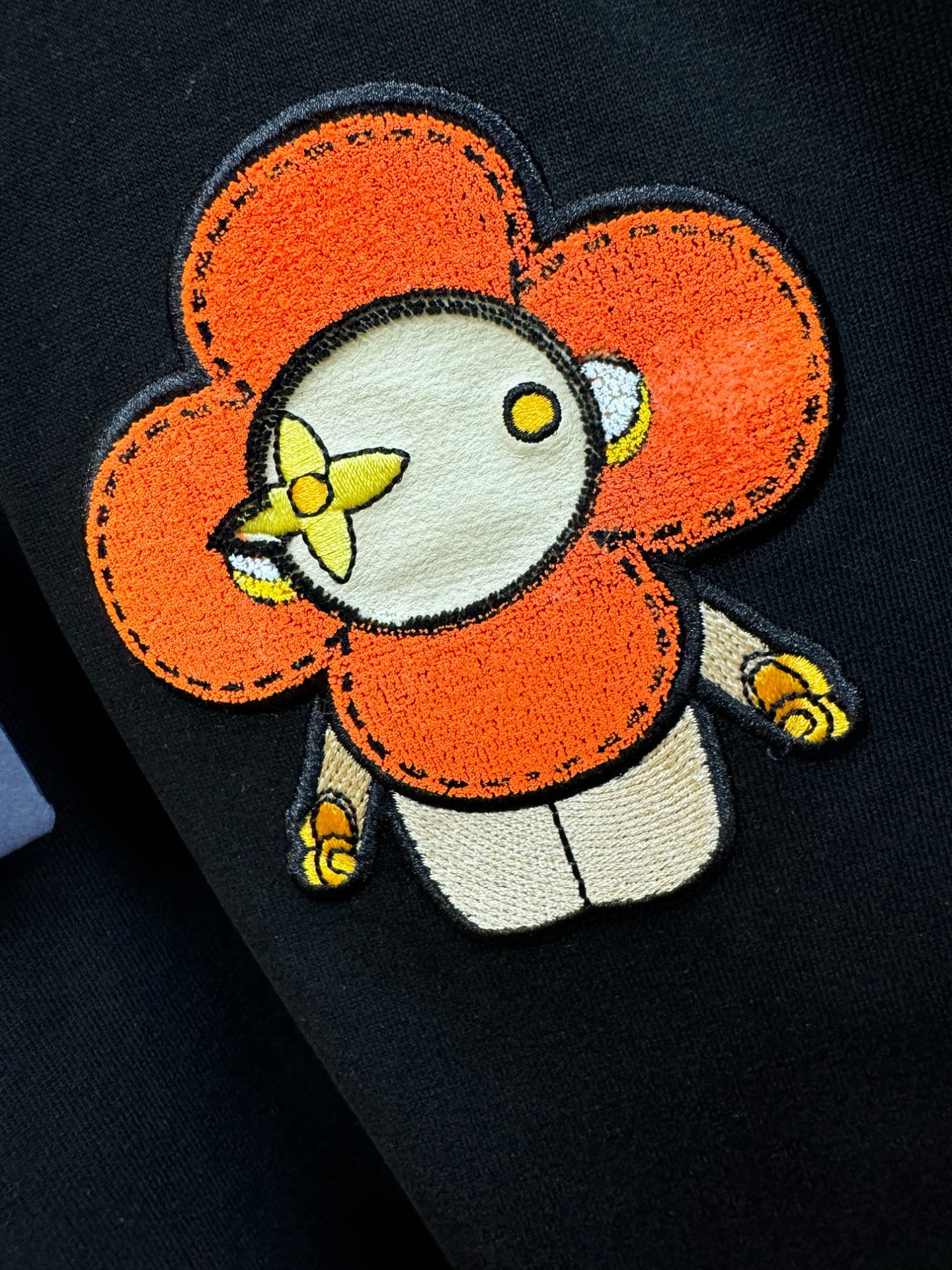 LV路易威登 2026新款短袖T恤！男女同款！走秀图案时尚休闲短袖T恤衫！设计logo设计！极具设计精选