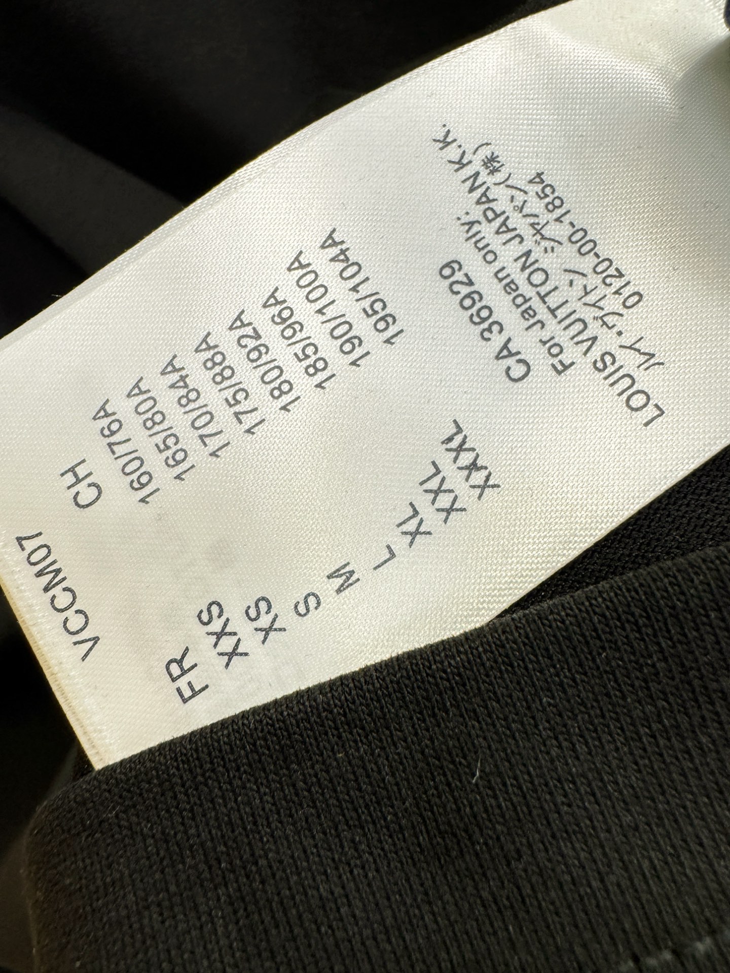 LV路易威登 2026新款短袖T恤！男女同款！走秀图案时尚休闲短袖T恤衫！设计logo设计！极具设计精选