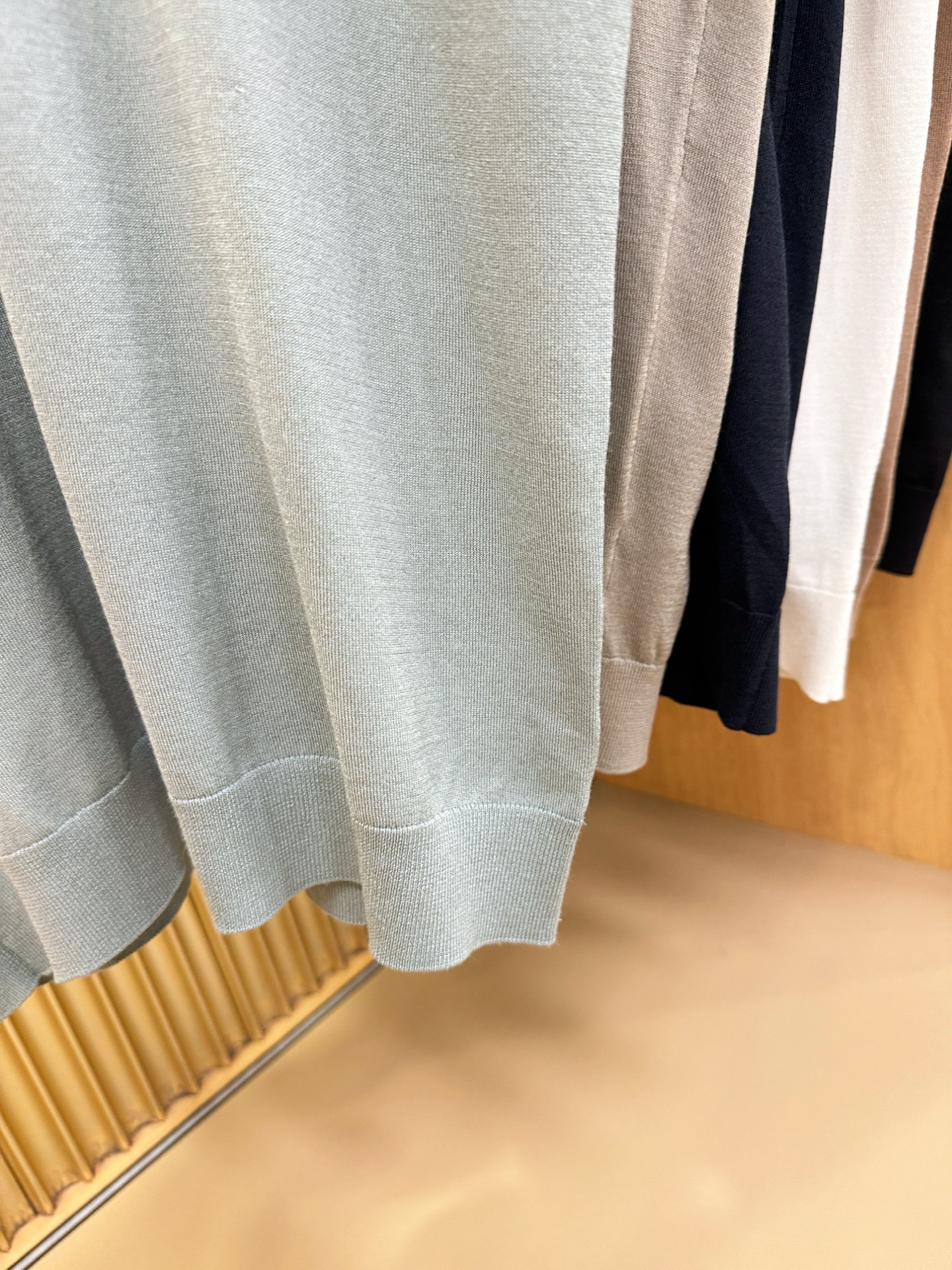 loro Piana诺悠翩雅 2026春夏新品针织短袖，进口针织面料，手感柔软。顶级进口私货，时尚设计潮