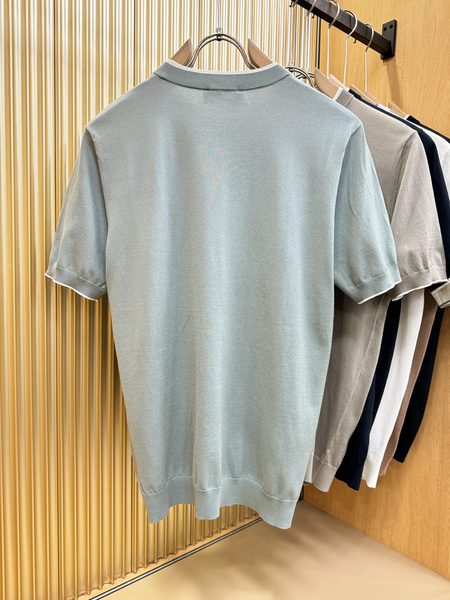 loro Piana诺悠翩雅 2026春夏新品针织短袖，进口针织面料，手感柔软。顶级进口私货，时尚设计潮