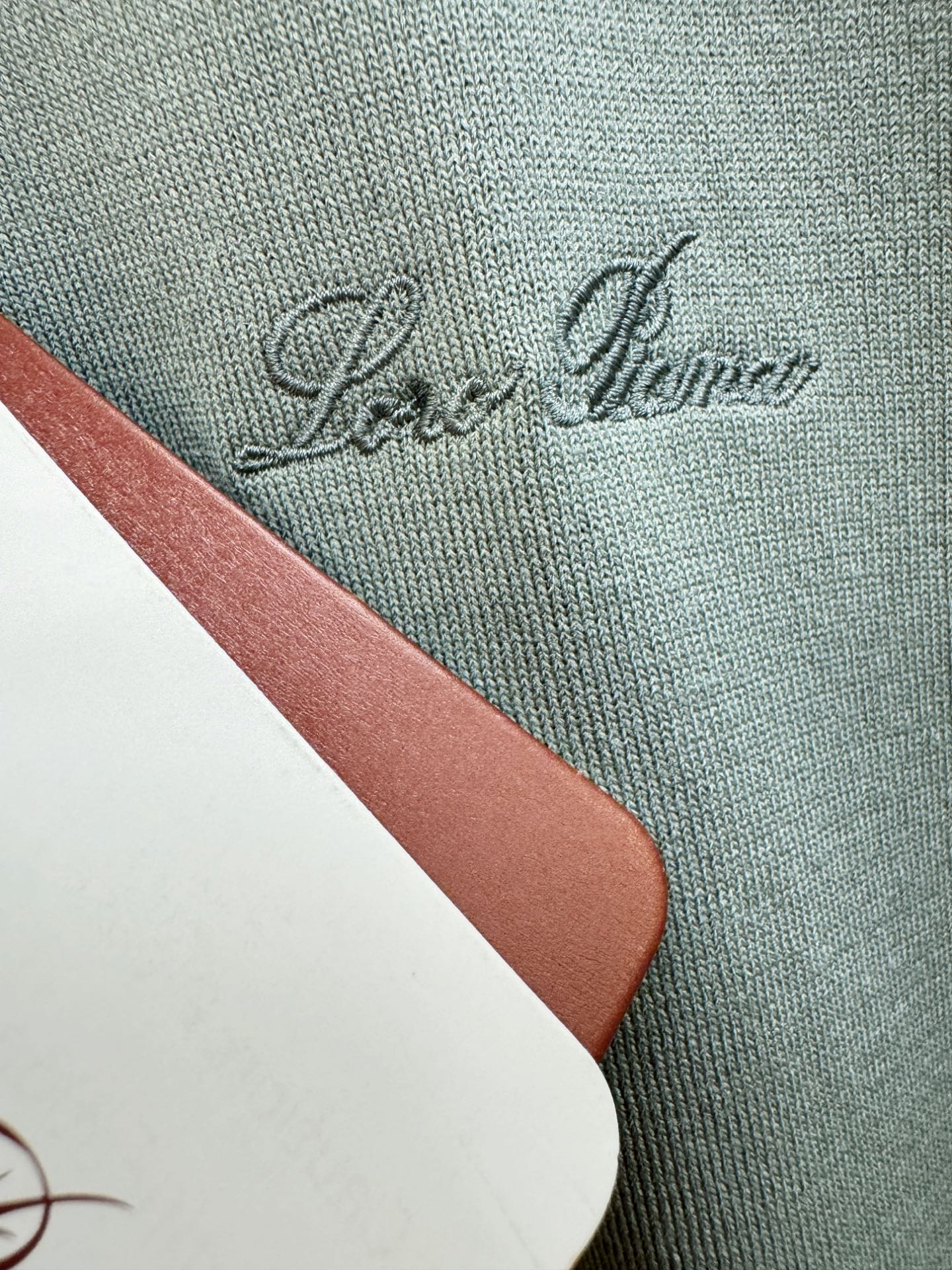 loro Piana诺悠翩雅 2026春夏新品针织短袖，进口针织面料，手感柔软。顶级进口私货，时尚设计潮