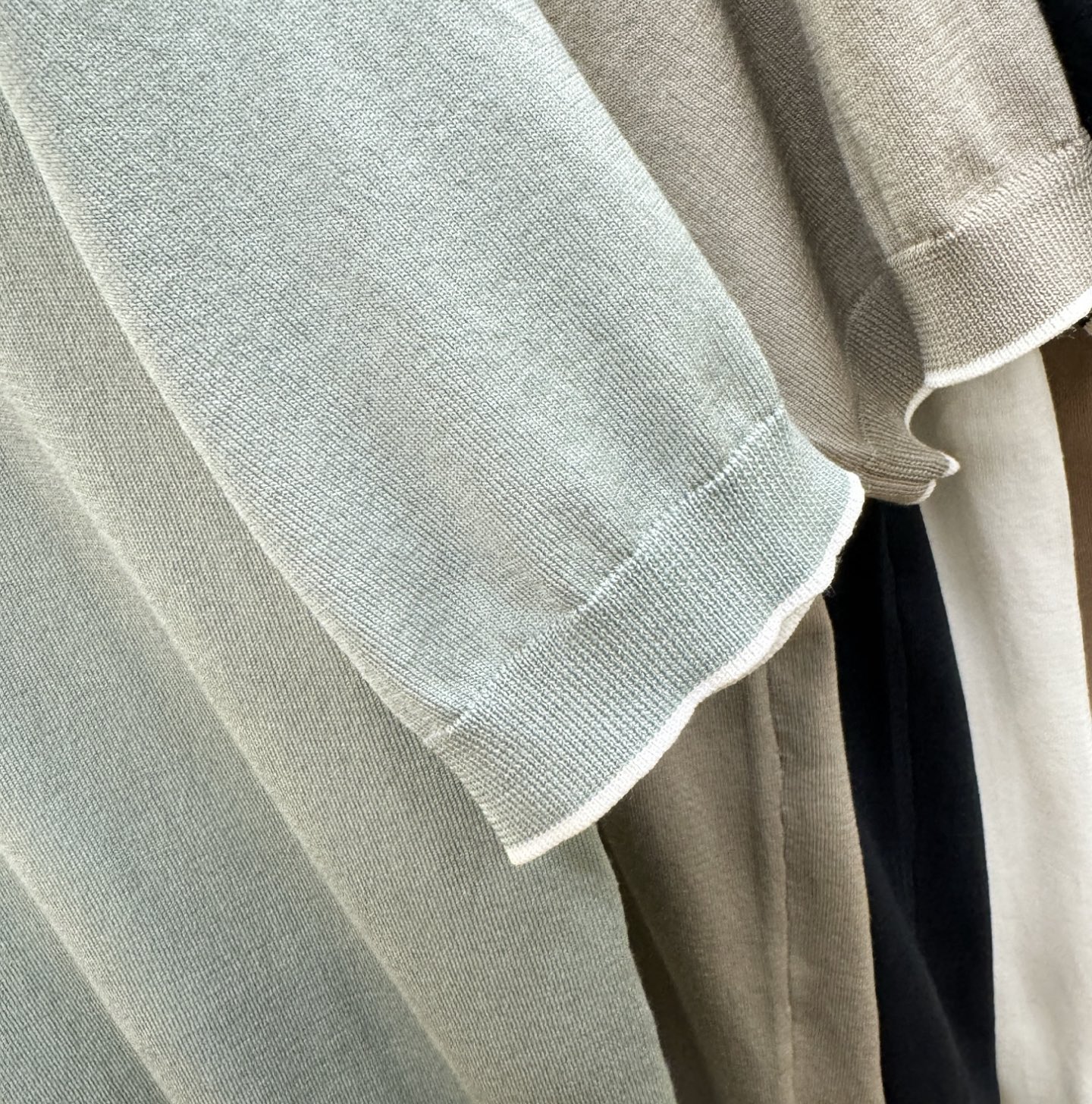 loro Piana诺悠翩雅 2026春夏新品针织短袖，进口针织面料，手感柔软。顶级进口私货，时尚设计潮