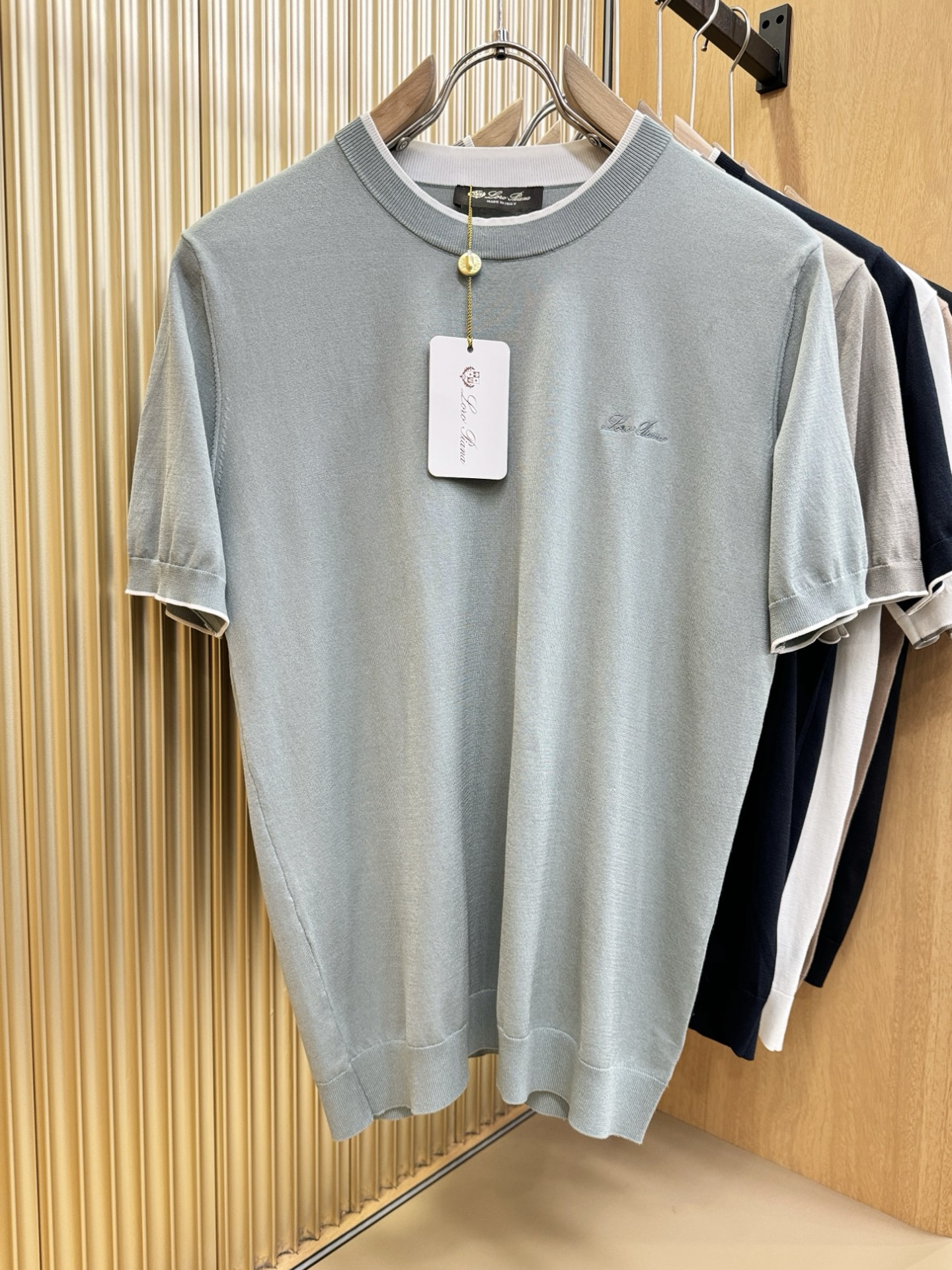 loro Piana诺悠翩雅 2026春夏新品针织短袖，进口针织面料，手感柔软。顶级进口私货，时尚设计潮