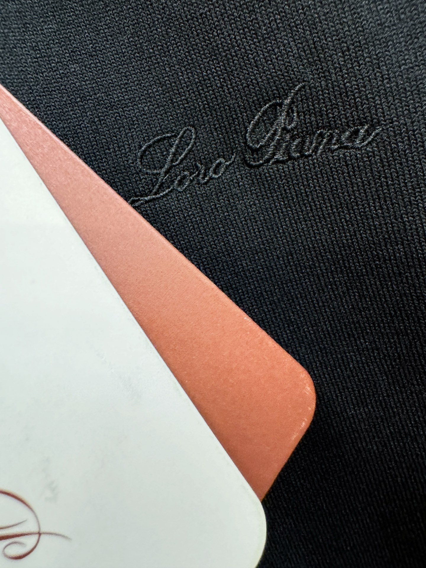 loro Piana诺悠翩雅 2026春夏新品针织短袖，进口针织面料，手感柔软。顶级进口私货，时尚设计潮