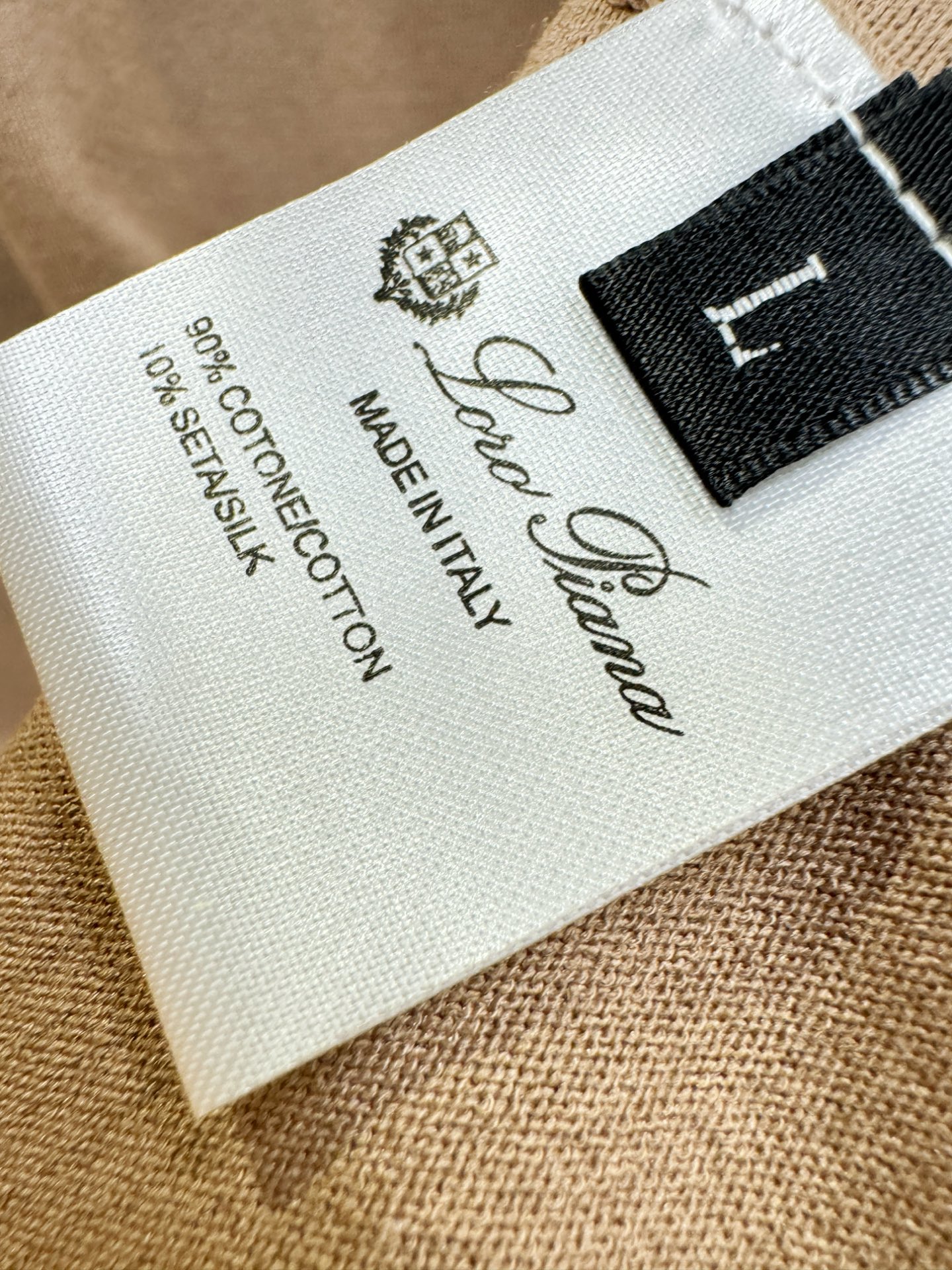 loro Piana诺悠翩雅 2026春夏新品针织短袖，进口针织面料，手感柔软。顶级进口私货，时尚设计潮