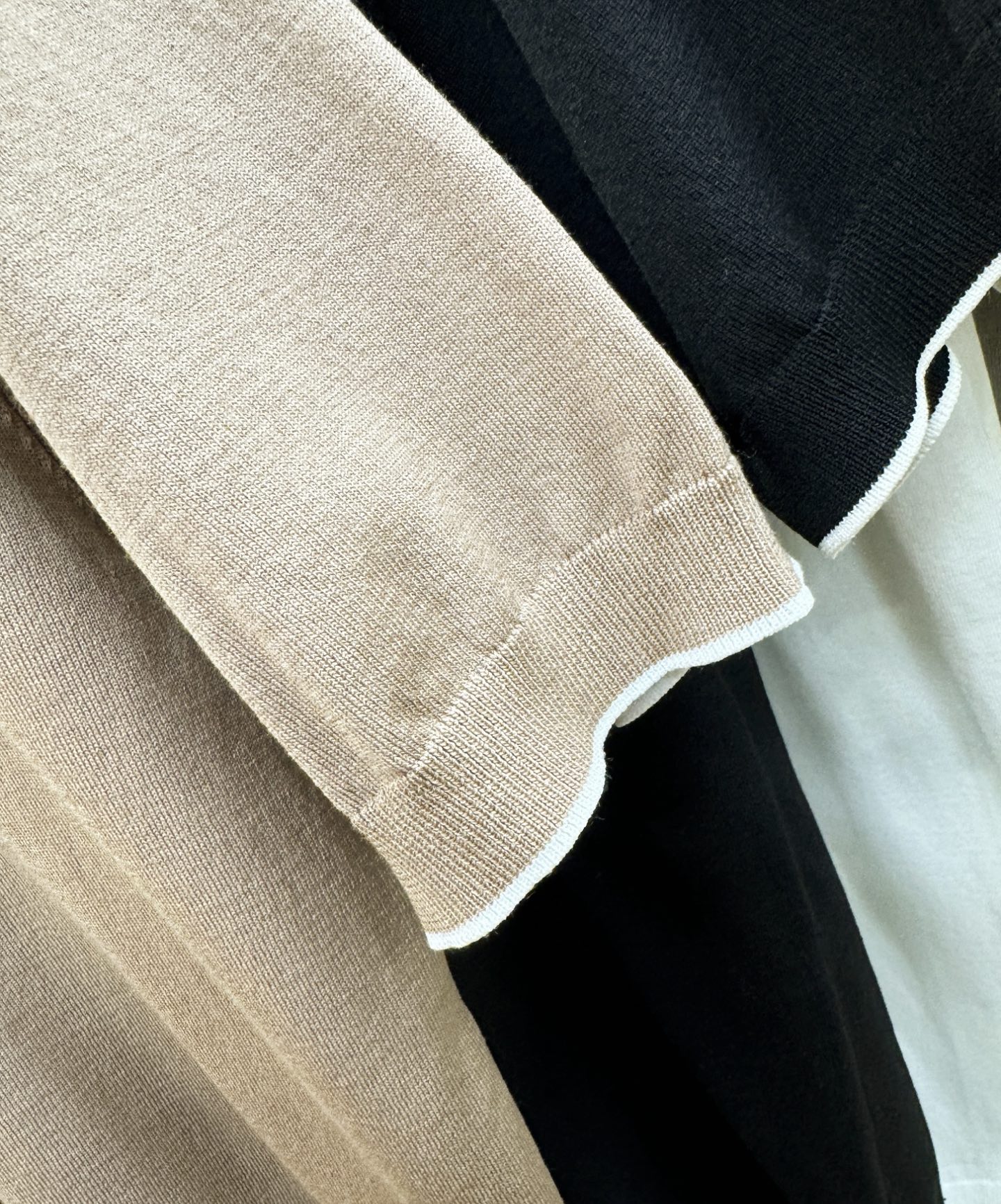 loro Piana诺悠翩雅 2026春夏新品针织短袖，进口针织面料，手感柔软。顶级进口私货，时尚设计潮