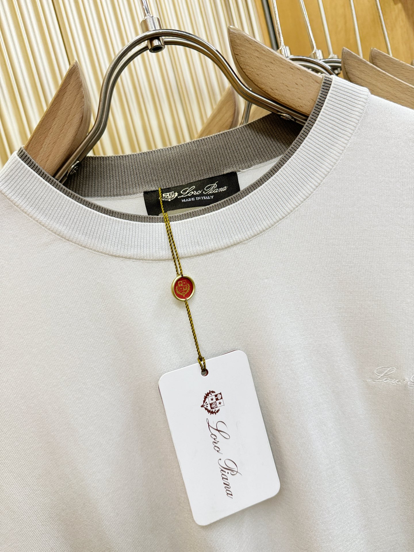 loro Piana诺悠翩雅 2026春夏新品针织短袖，进口针织面料，手感柔软。顶级进口私货，时尚设计潮