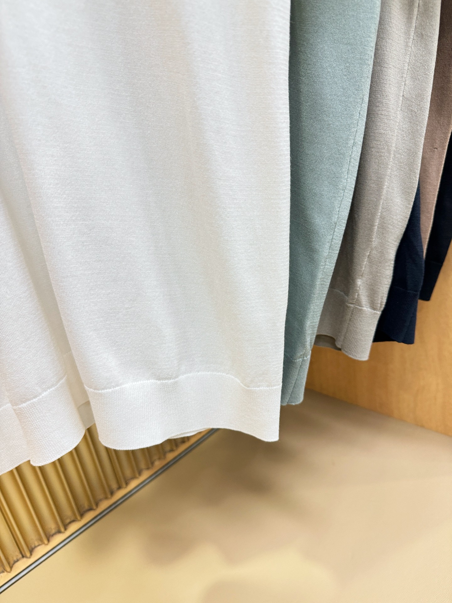 loro Piana诺悠翩雅 2026春夏新品针织短袖，进口针织面料，手感柔软。顶级进口私货，时尚设计潮