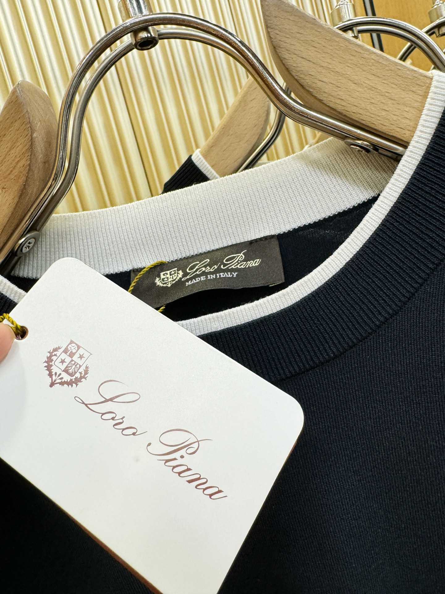 loro Piana诺悠翩雅 2026春夏新品针织短袖，进口针织面料，手感柔软。顶级进口私货，时尚设计潮