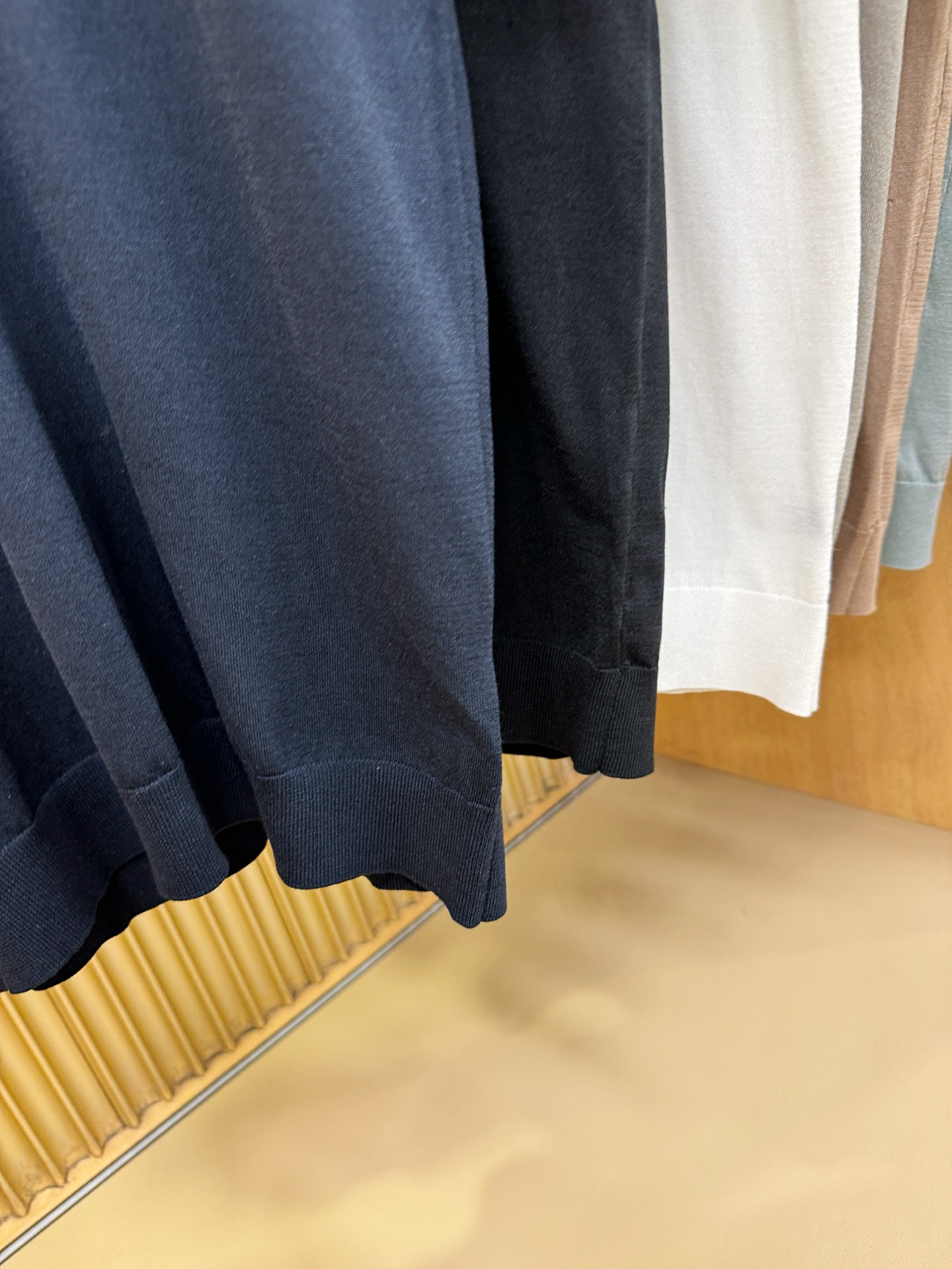 loro Piana诺悠翩雅 2026春夏新品针织短袖，进口针织面料，手感柔软。顶级进口私货，时尚设计潮