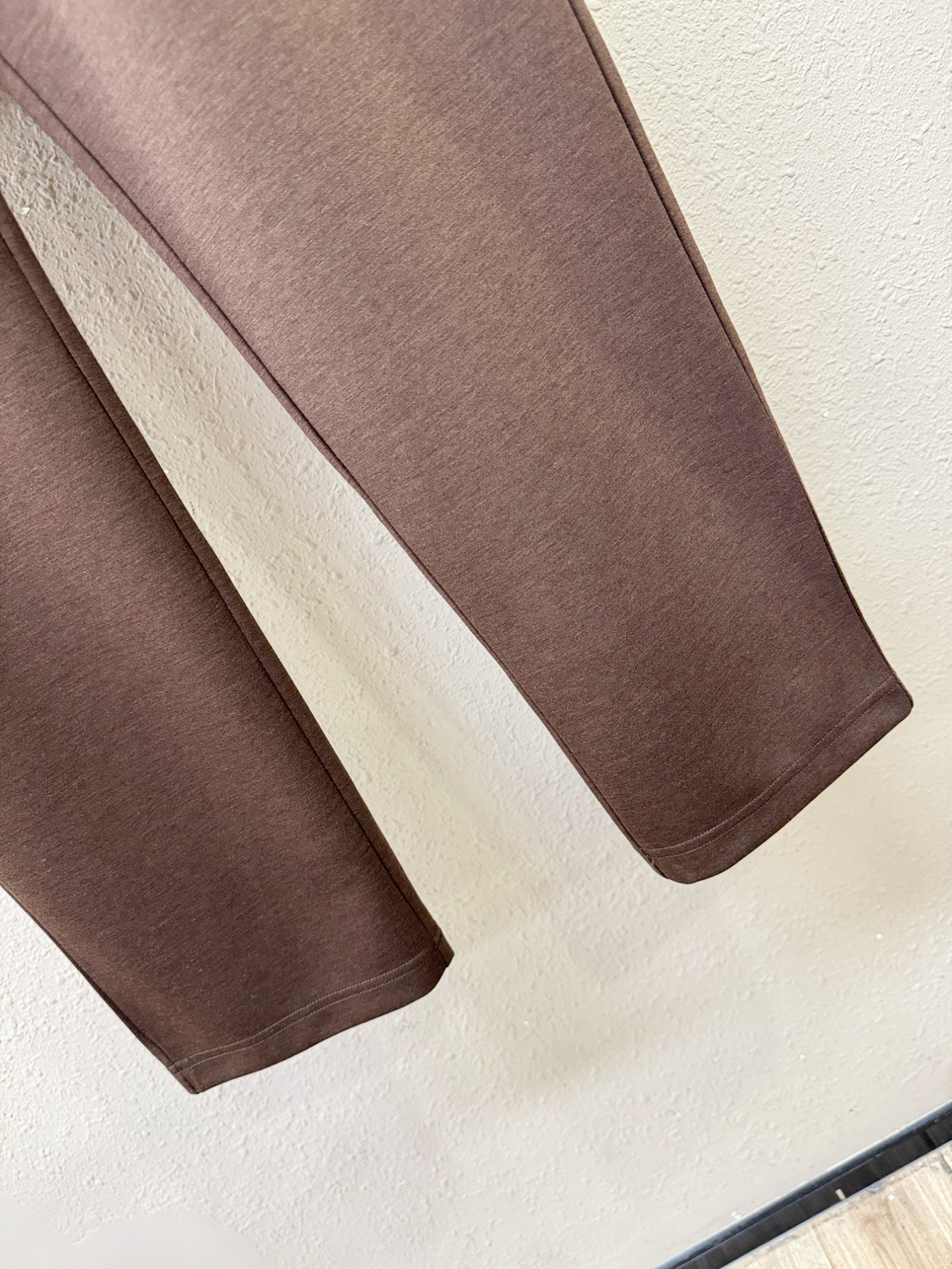 Hermès爱马仕 新品休闲裤，选用欧洲进口面料，柔软舒适有质感，原版五金配件，非常炫酷，细节处理精致，