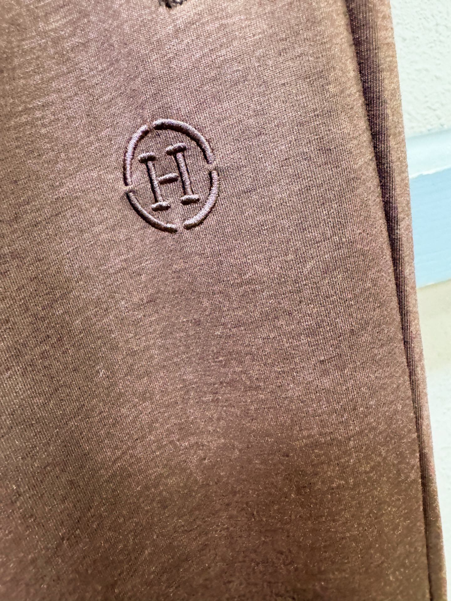 Hermès爱马仕 新品休闲裤，选用欧洲进口面料，柔软舒适有质感，原版五金配件，非常炫酷，细节处理精致，