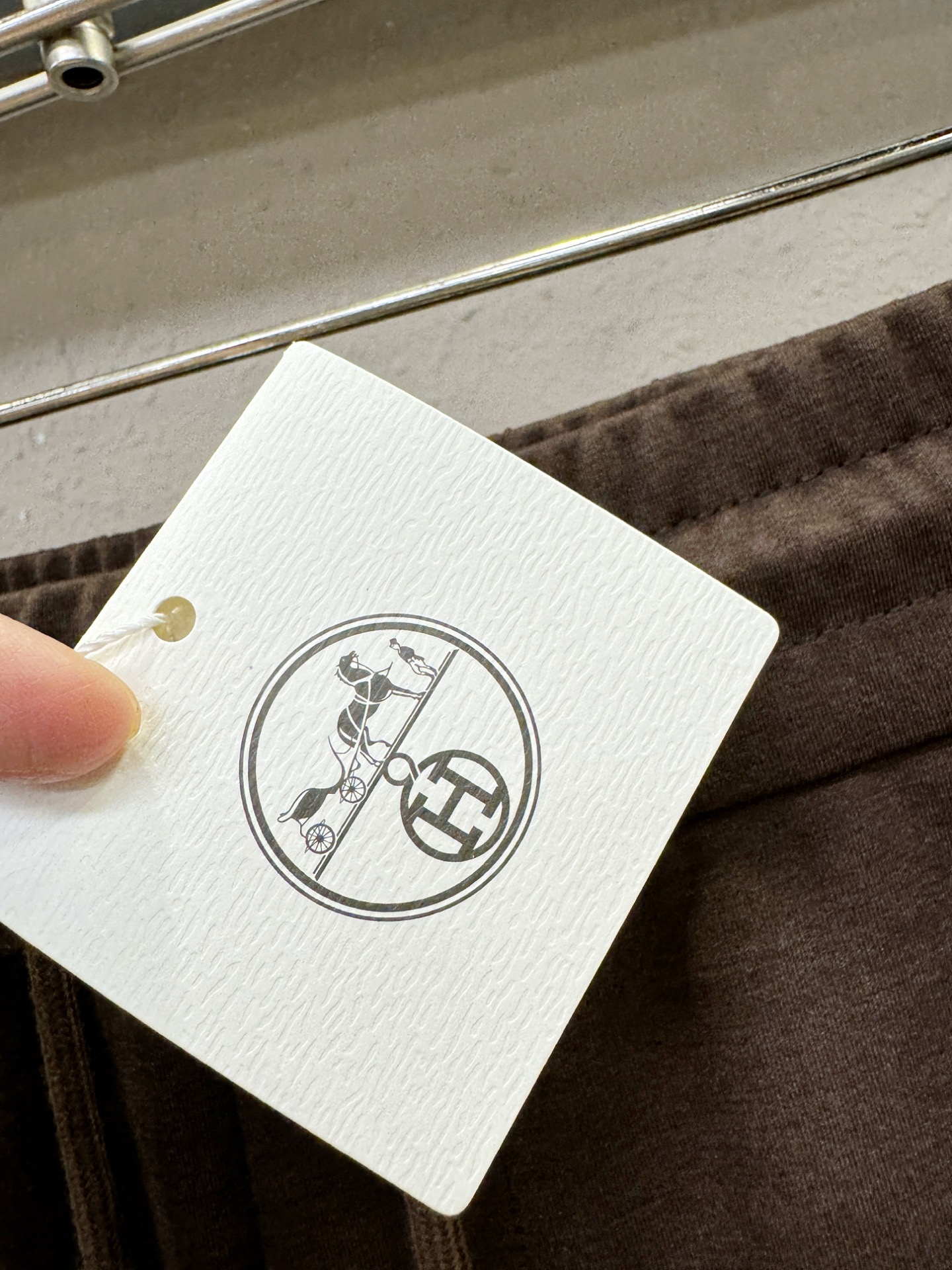 Hermès爱马仕 新品休闲裤，选用欧洲进口面料，柔软舒适有质感，原版五金配件，非常炫酷，细节处理精致，