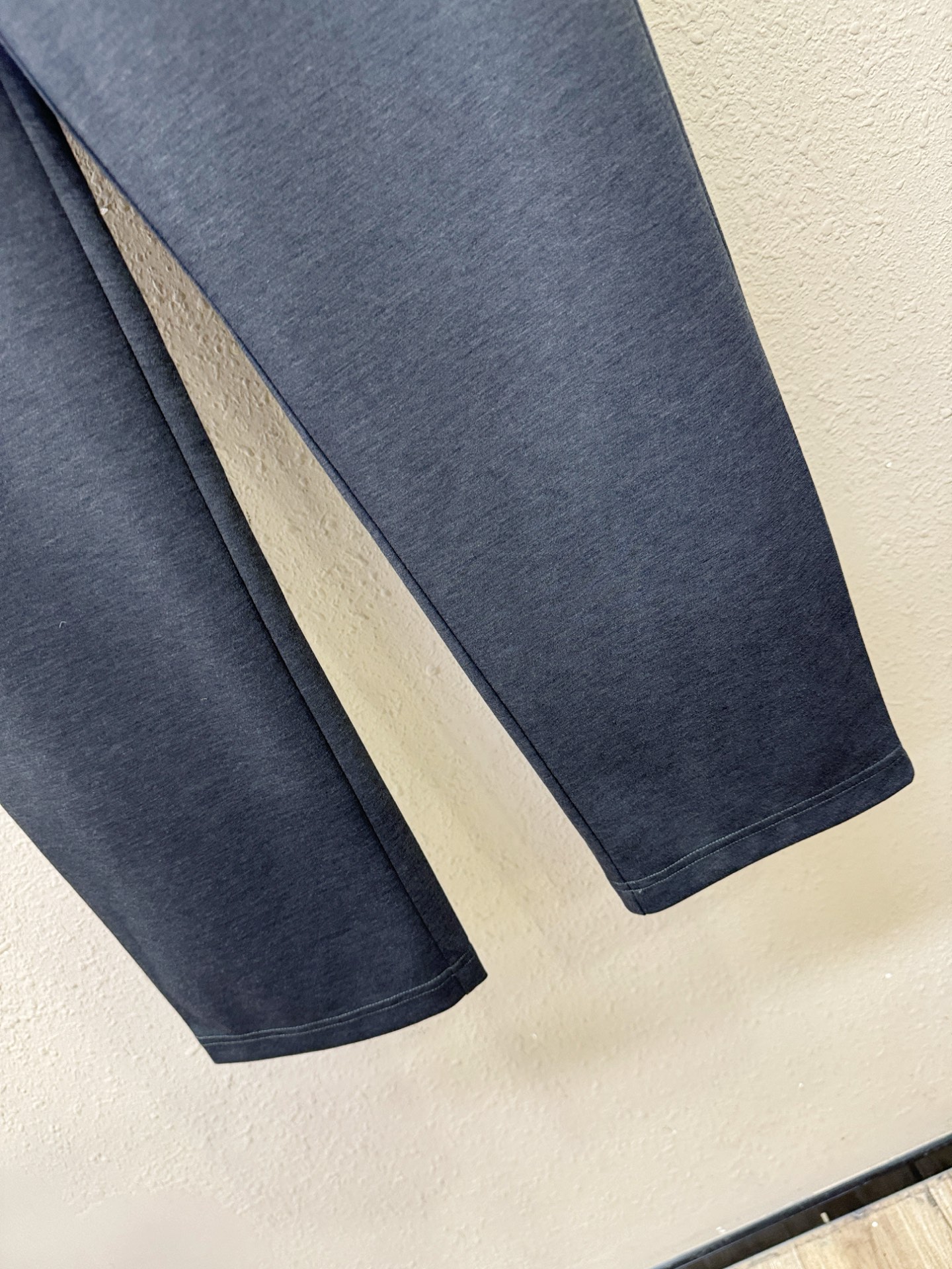 Hermès爱马仕 新品休闲裤，选用欧洲进口面料，柔软舒适有质感，原版五金配件，非常炫酷，细节处理精致，