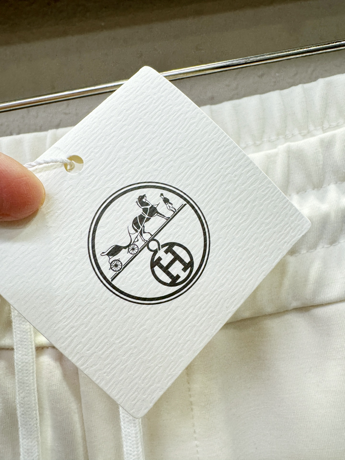 Hermès爱马仕 新品休闲裤，选用欧洲进口面料，柔软舒适有质感，原版五金配件，非常炫酷，细节处理精致，