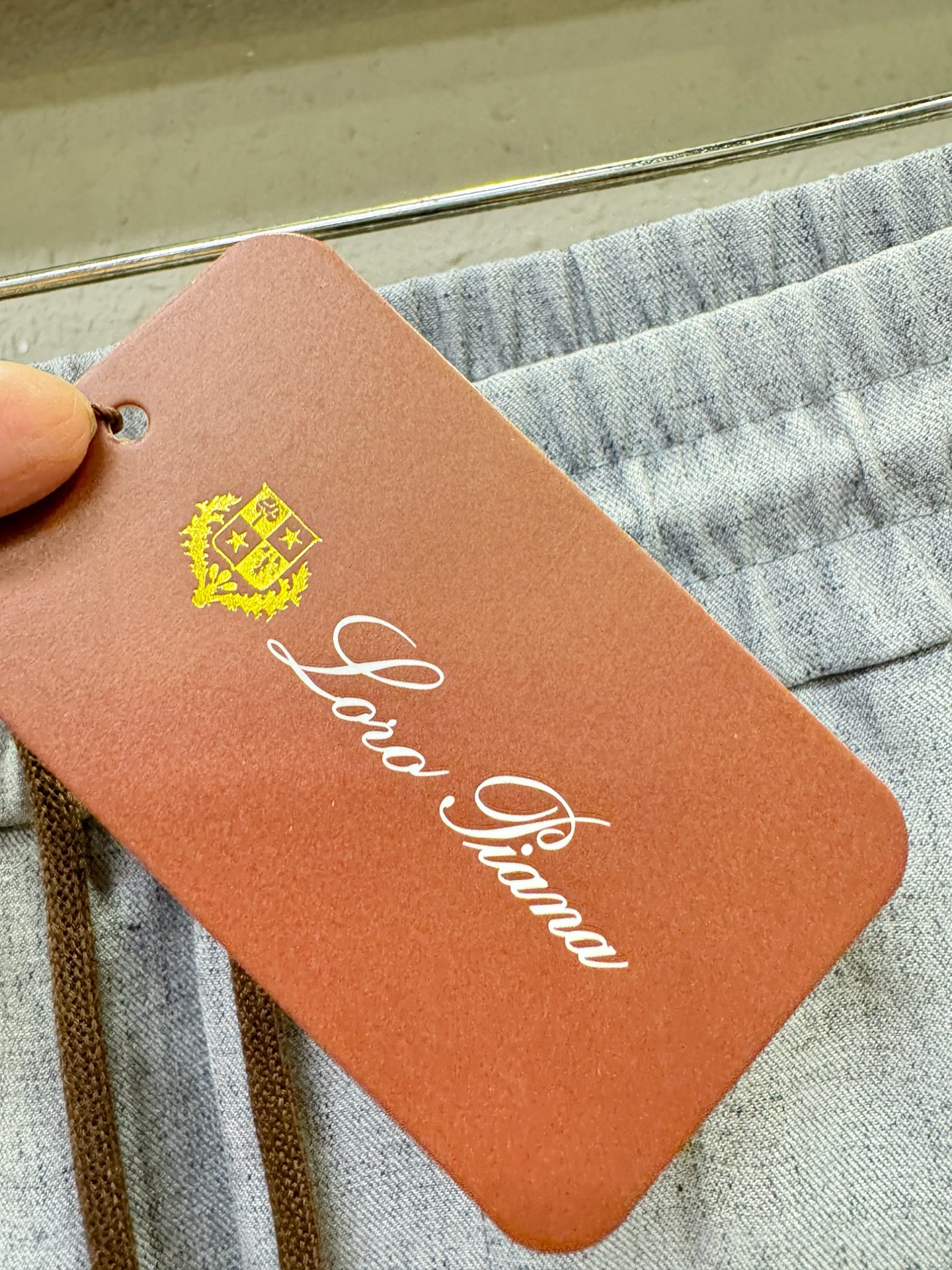 loro Piana诺悠翩雅 2026春夏休闲裤，亚麻面料，柔软舒适有质感，原版五金配件，非常炫酷，细节