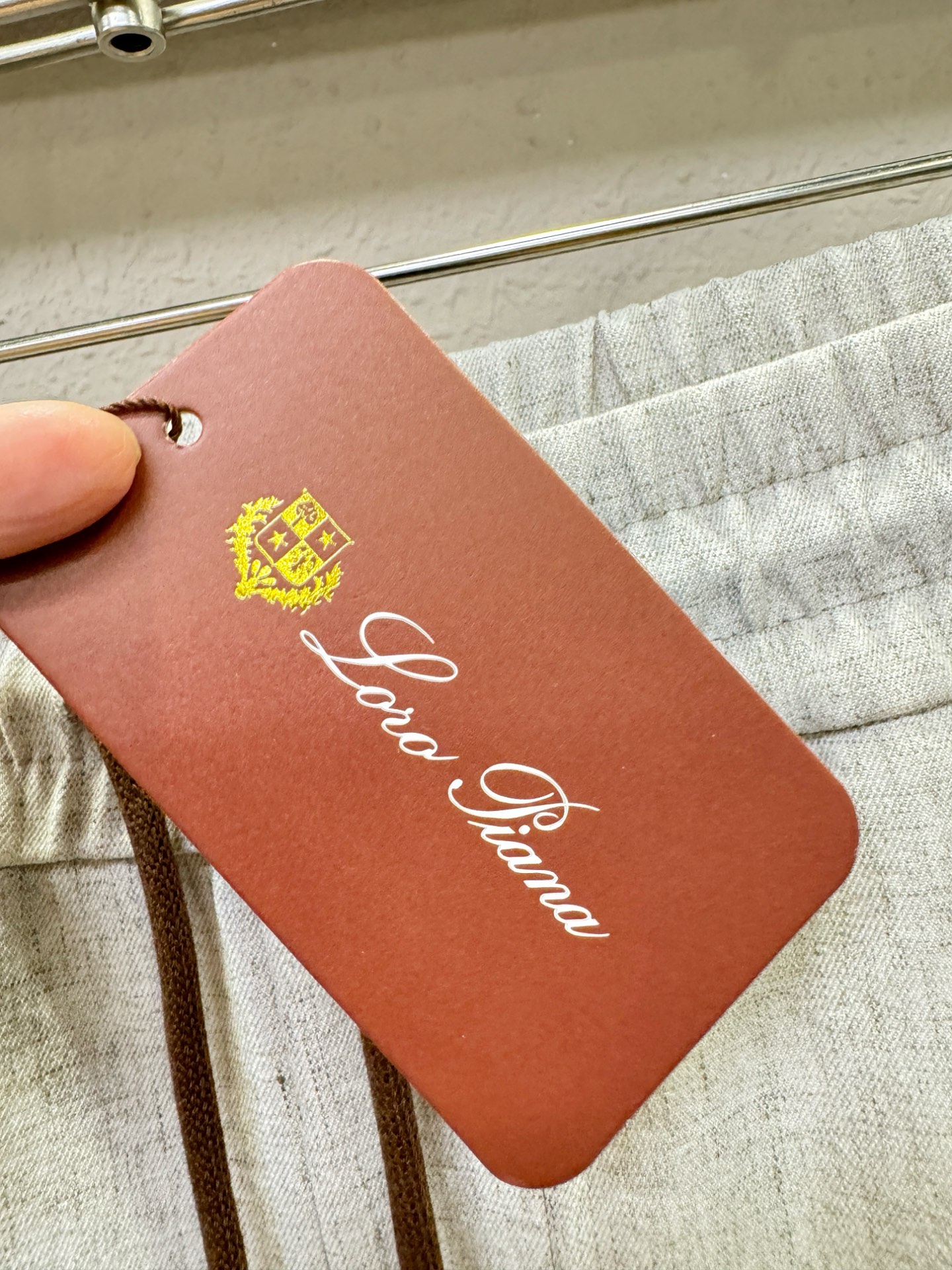 loro Piana诺悠翩雅 2026春夏休闲裤，亚麻面料，柔软舒适有质感，原版五金配件，非常炫酷，细节