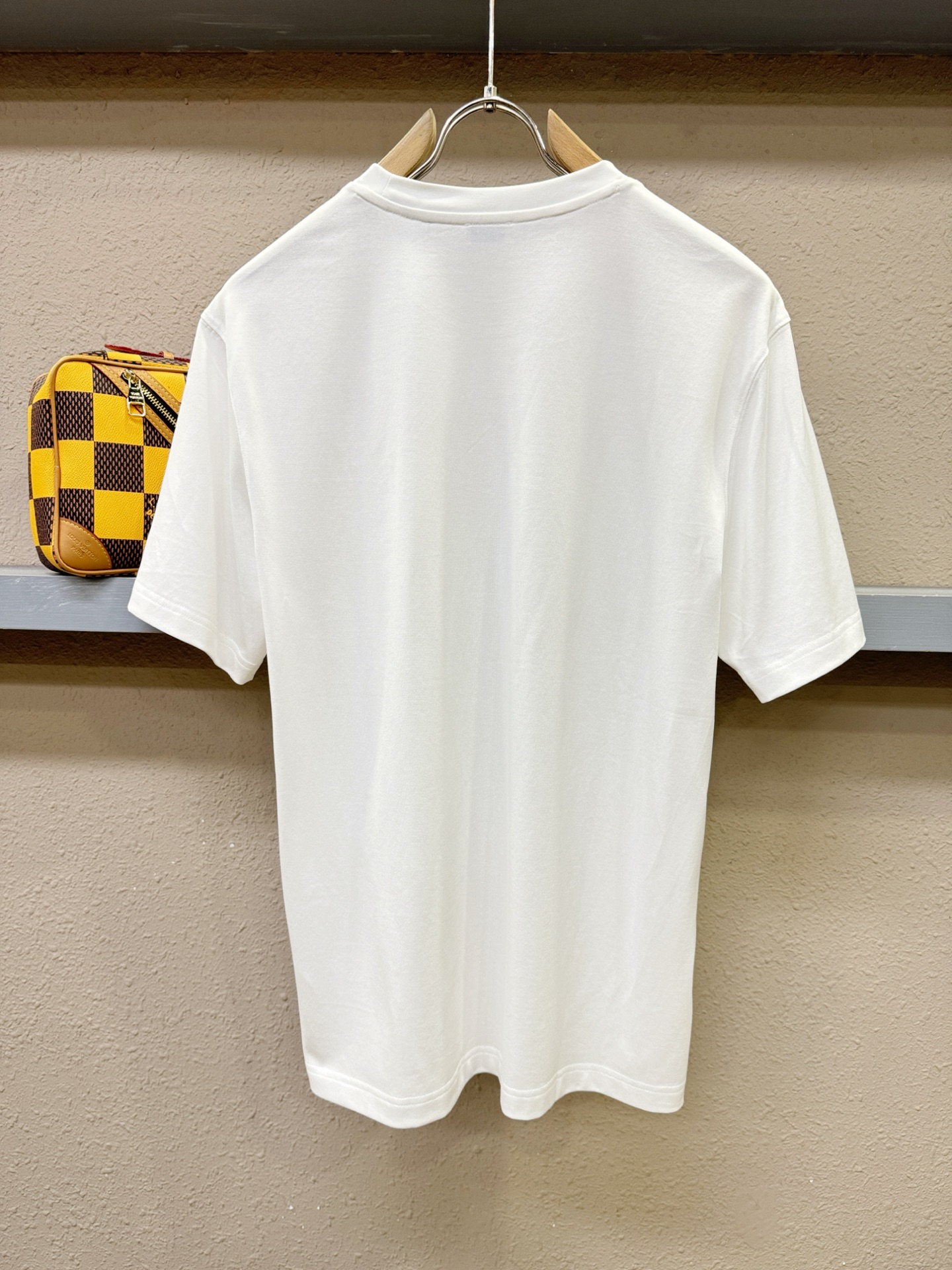 BURBERRY巴宝莉 2026新款短袖T恤！男女同款！走秀图案时尚休闲短袖T恤衫！设计logo设计！极