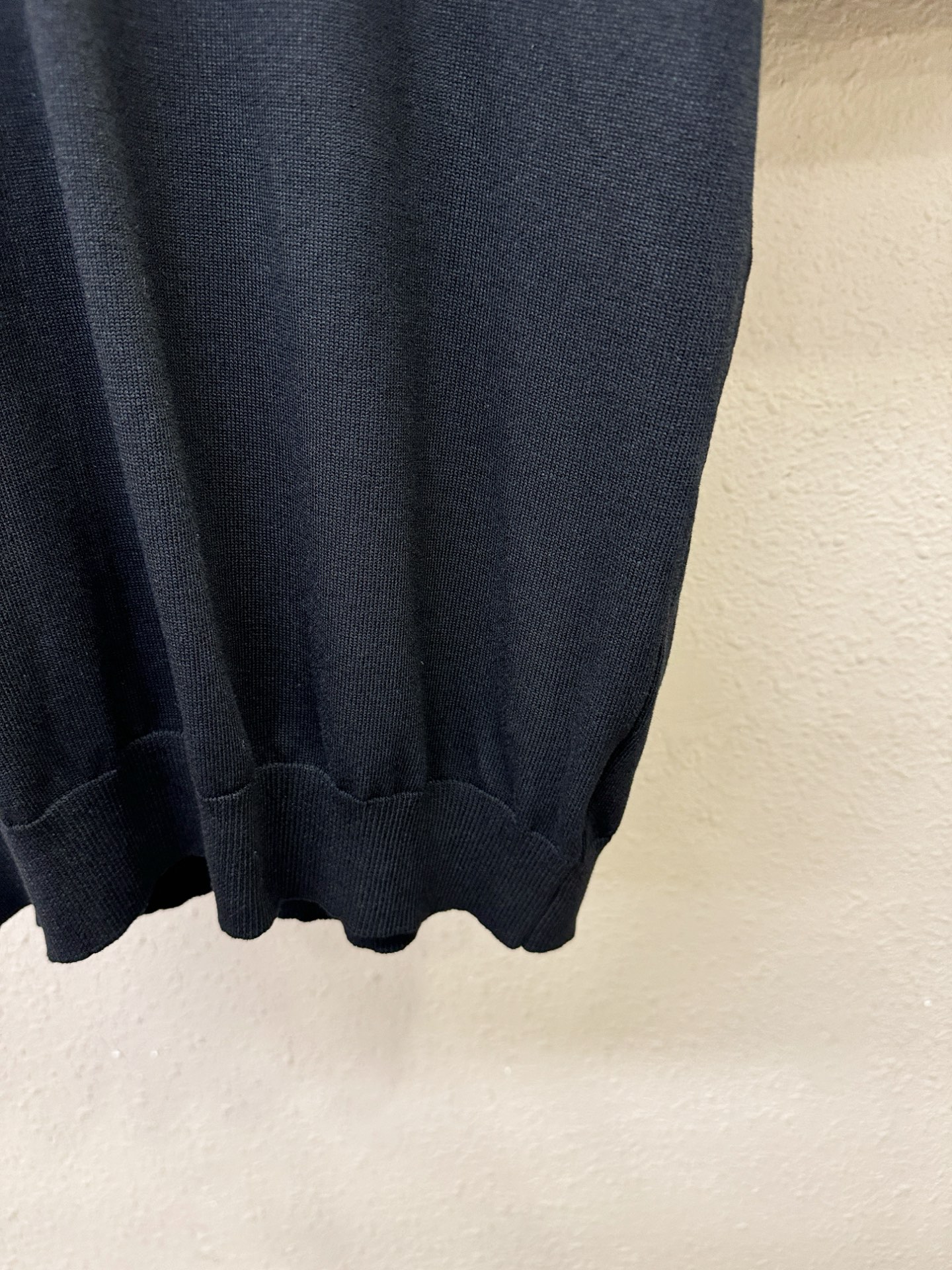 PRADA普拉达 2026春夏新品针织短袖，进口针织面料，手感柔软。顶级进口私货，时尚设计潮流短袖针织衫