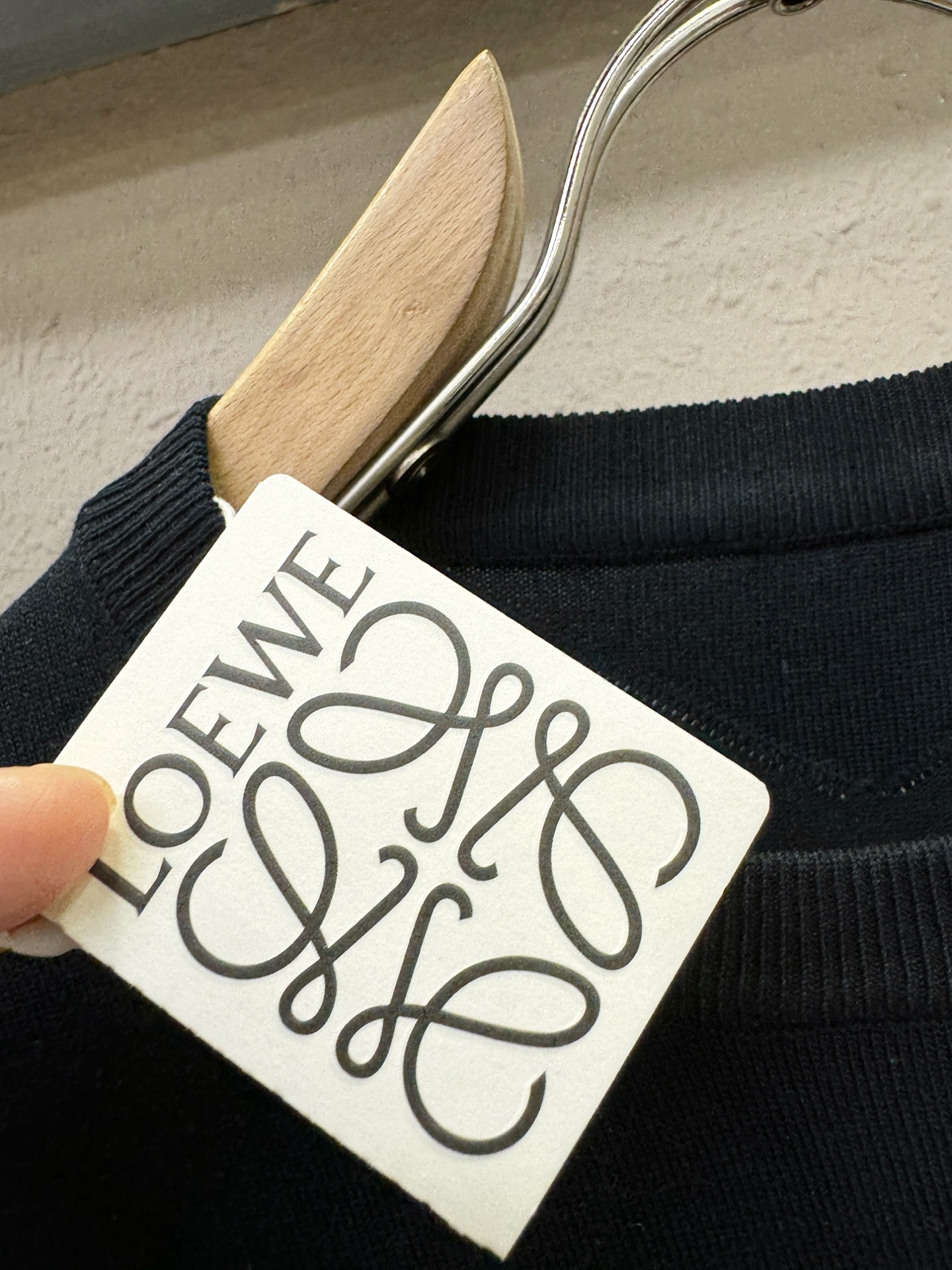 LOEWE罗意威 2026春夏新品针织短袖，进口针织面料，手感柔软。顶级进口私货，时尚设计潮流短袖针织衫