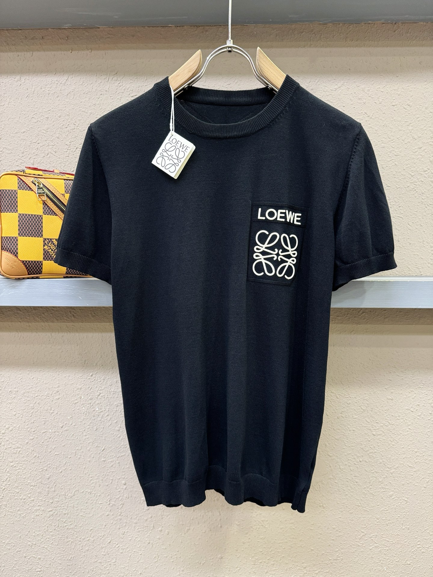 LOEWE罗意威 2026春夏新品针织短袖，进口针织面料，手感柔软。顶级进口私货，时尚设计潮流短袖针织衫