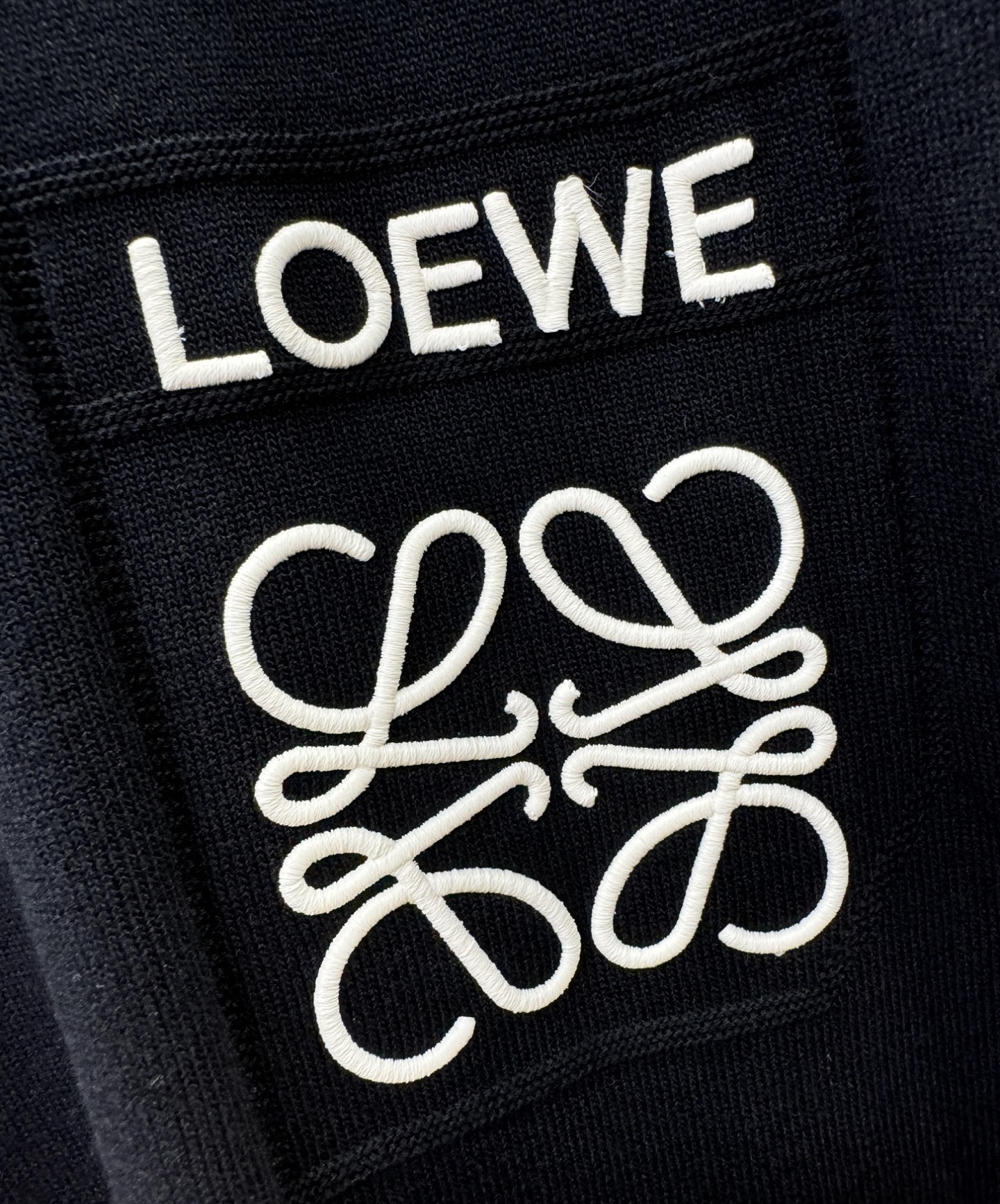 LOEWE罗意威 2026春夏新品针织短袖，进口针织面料，手感柔软。顶级进口私货，时尚设计潮流短袖针织衫