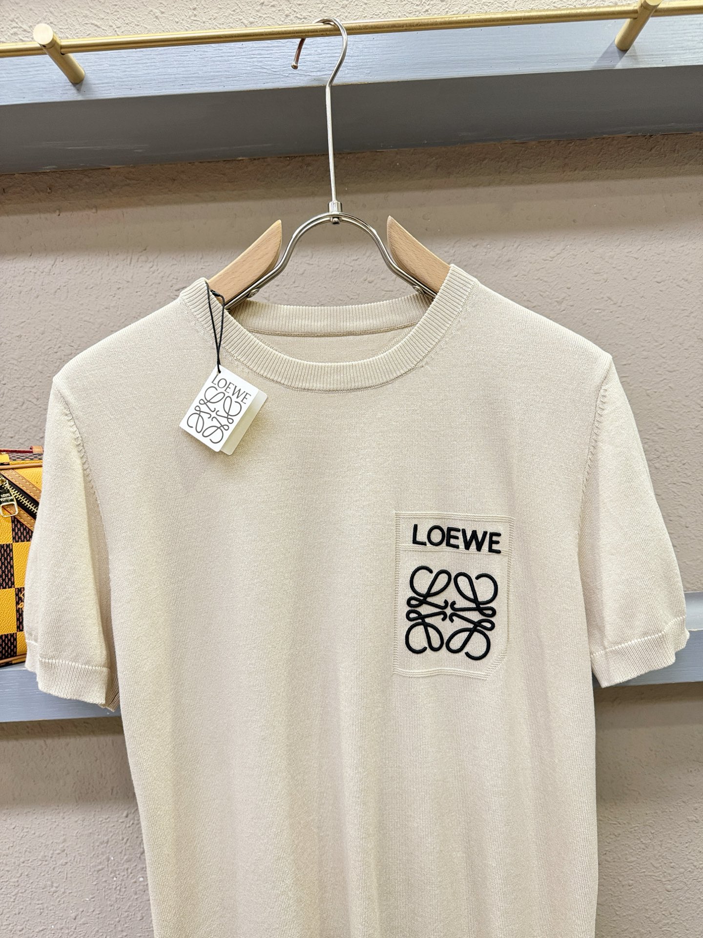 LOEWE罗意威 2026春夏新品针织短袖，进口针织面料，手感柔软。顶级进口私货，时尚设计潮流短袖针织衫