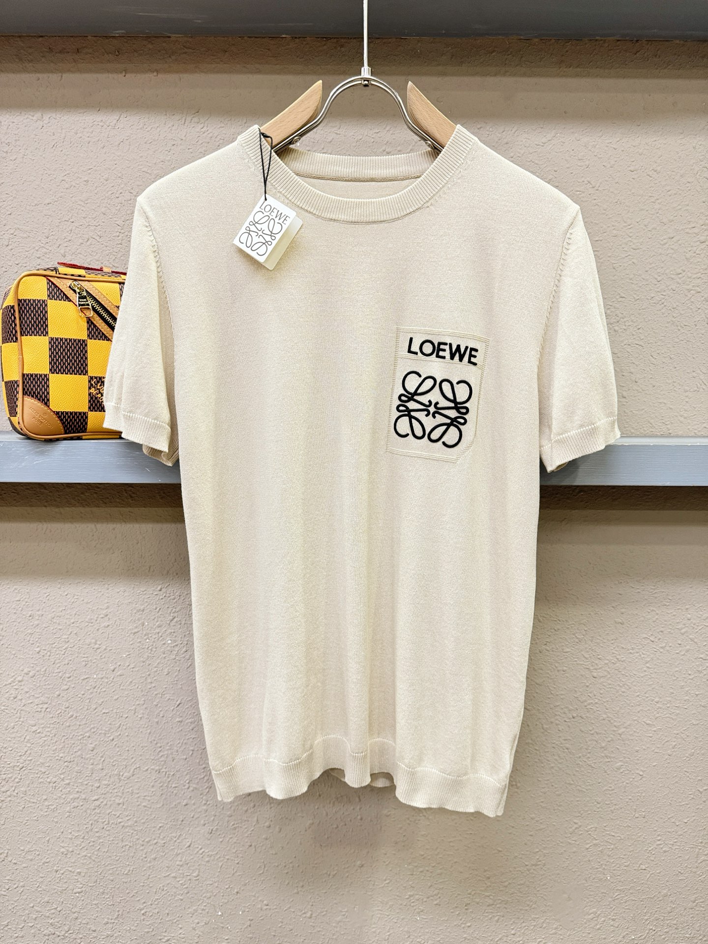 LOEWE罗意威 2026春夏新品针织短袖，进口针织面料，手感柔软。顶级进口私货，时尚设计潮流短袖针织衫