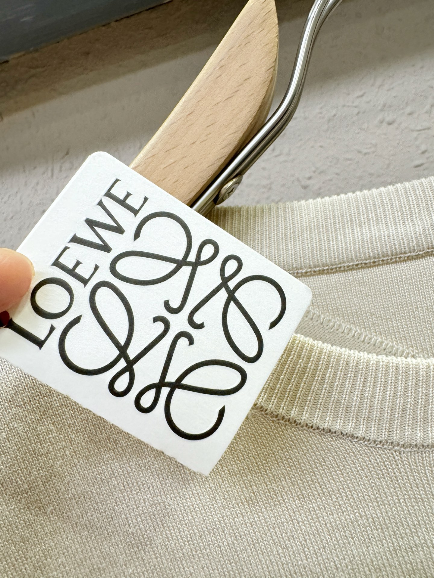 LOEWE罗意威 2026春夏新品针织短袖，进口针织面料，手感柔软。顶级进口私货，时尚设计潮流短袖针织衫