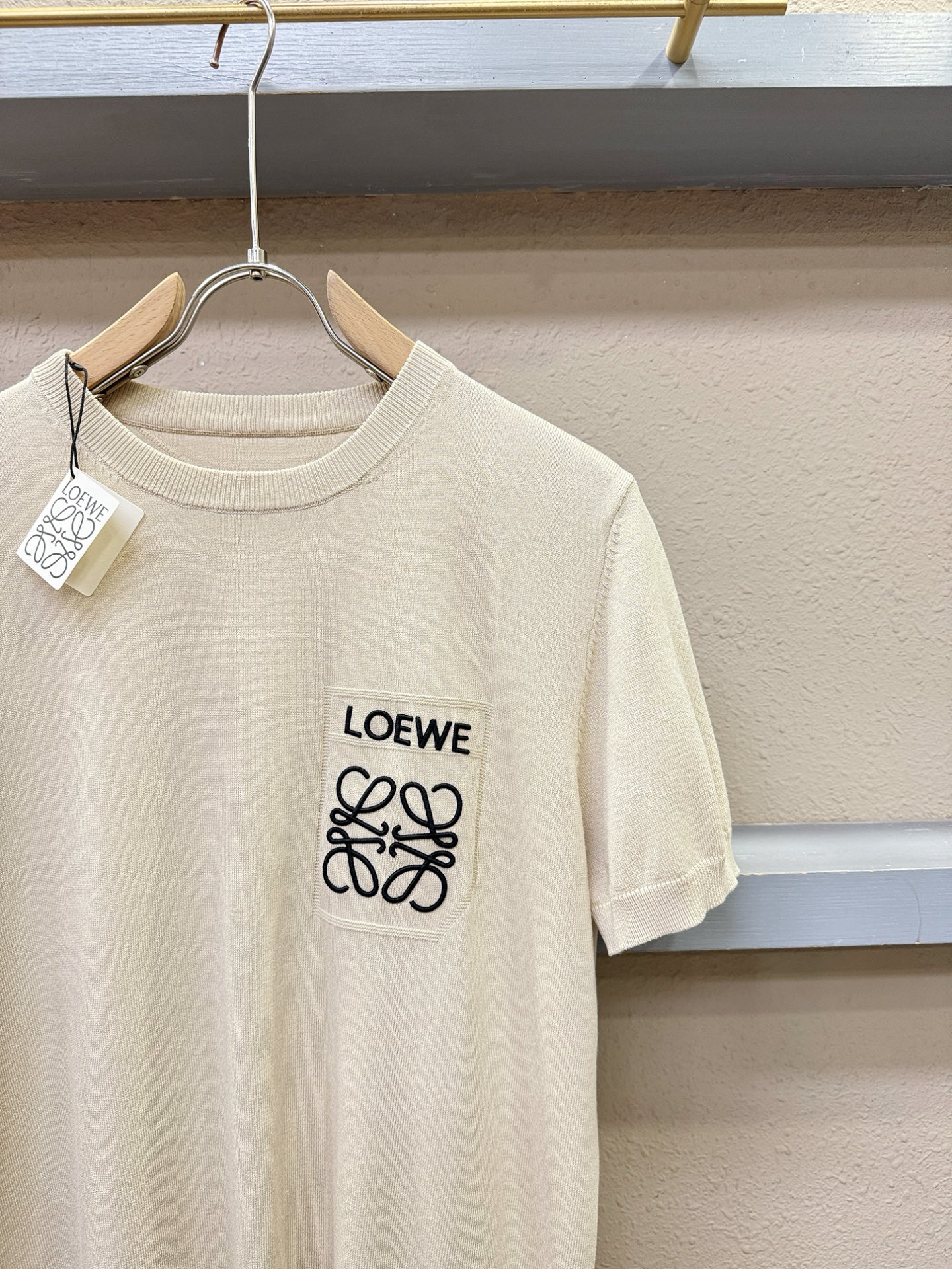 LOEWE罗意威 2026春夏新品针织短袖，进口针织面料，手感柔软。顶级进口私货，时尚设计潮流短袖针织衫