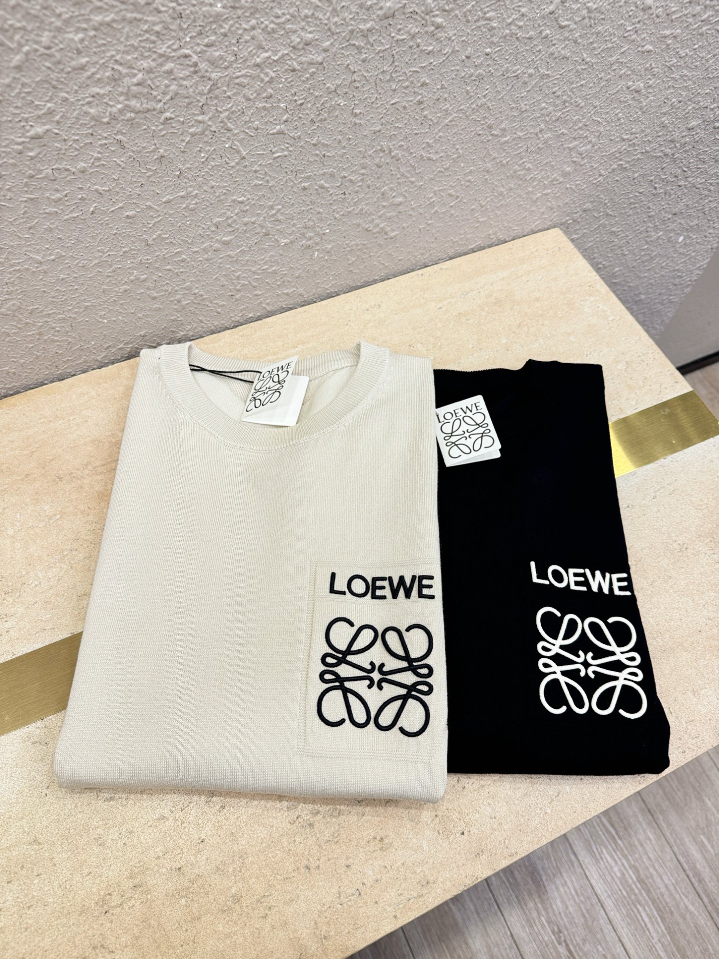 LOEWE罗意威 2026春夏新品针织短袖，进口针织面料，手感柔软。顶级进口私货，时尚设计潮流短袖针织衫