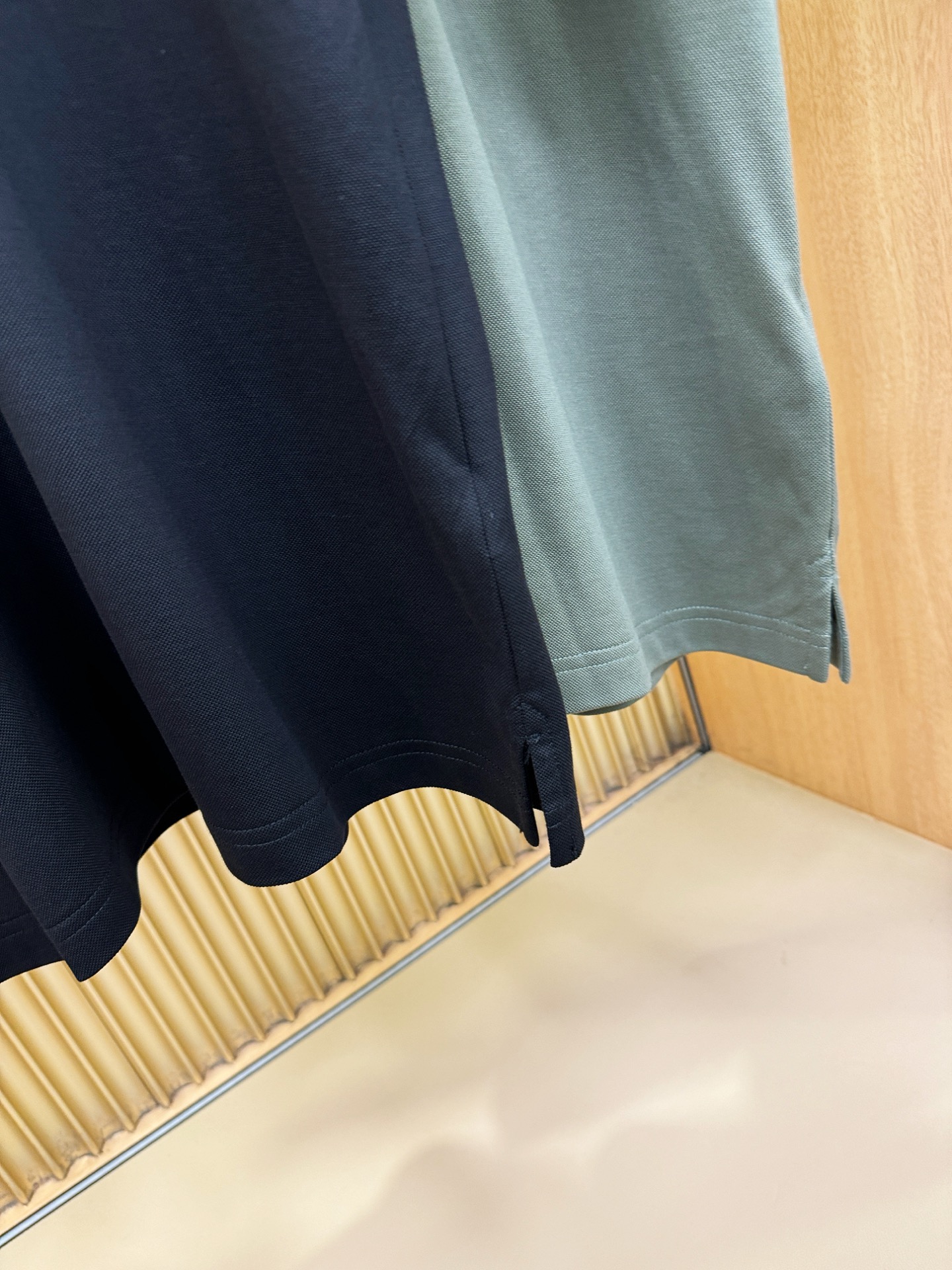 Hermès爱马仕 2026春夏新款首发专柜最新款翻领短袖，定制面料，高端订制 设计前卫时尚！品牌log