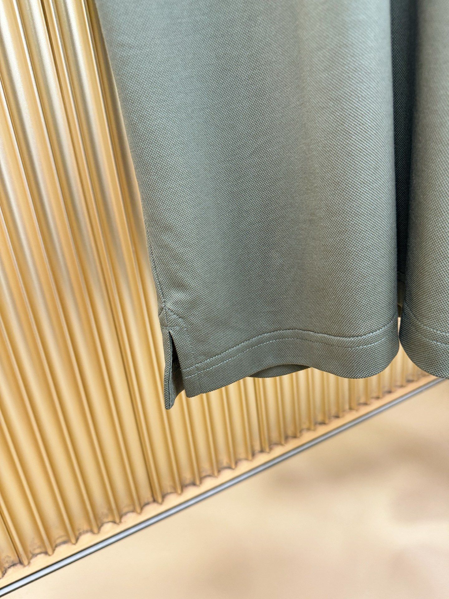 Hermès爱马仕 2026春夏新款首发专柜最新款翻领短袖，定制面料，高端订制 设计前卫时尚！品牌log